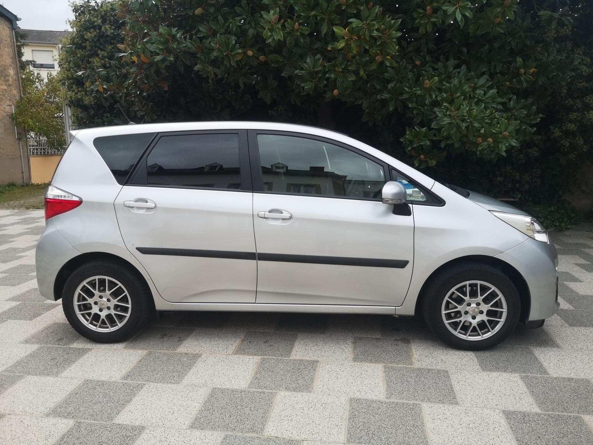 Toyota Verso S (2012) - Foto 1