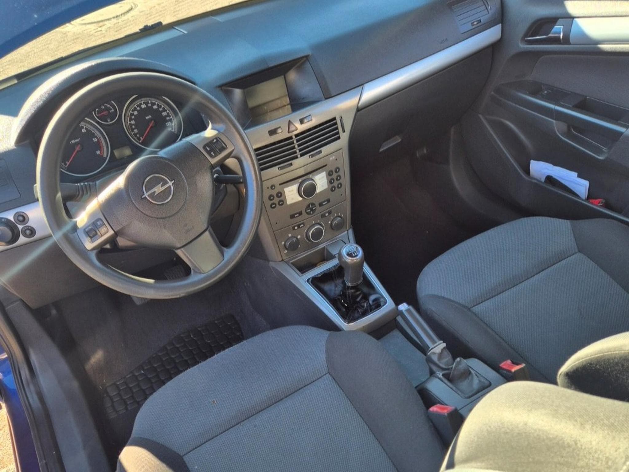 Opel Astra Kombi (2005) - Photo 9