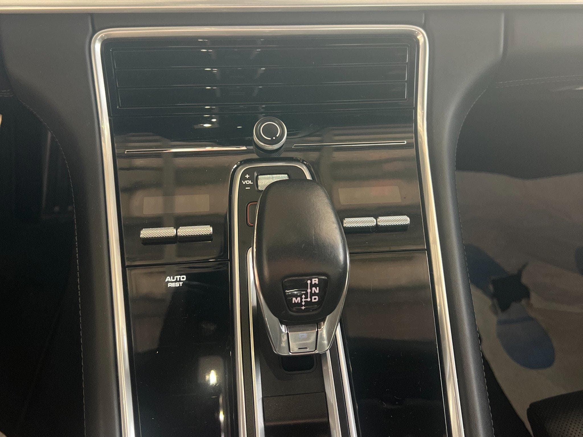 Porsche Panamera Turbo (2019) - Photo 6