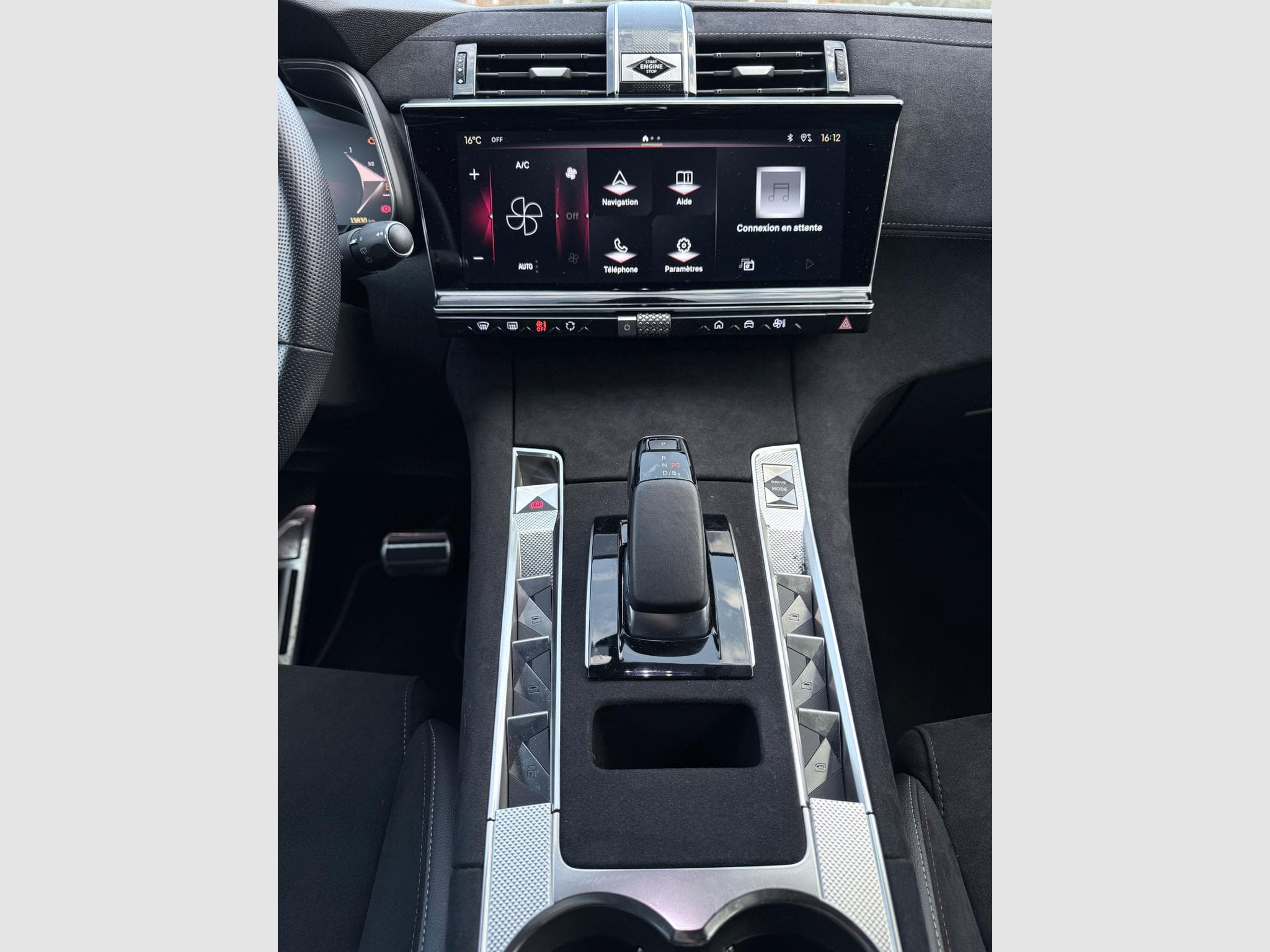 DS Automobiles DS7 DS7 E-TENSE 360 performance Line (2023) - Photo 11