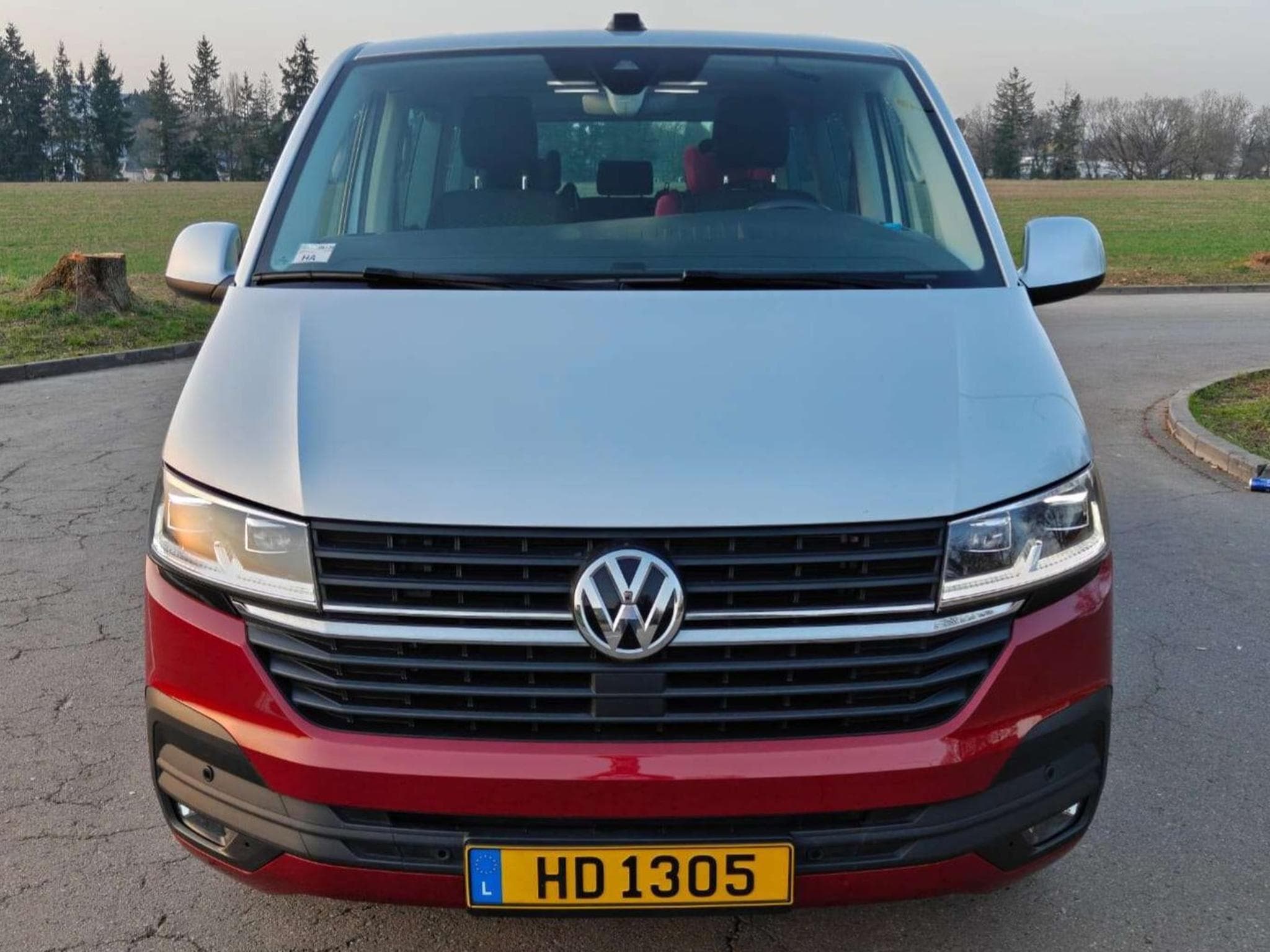 VW Multivan Bully (2020) - Photo 2