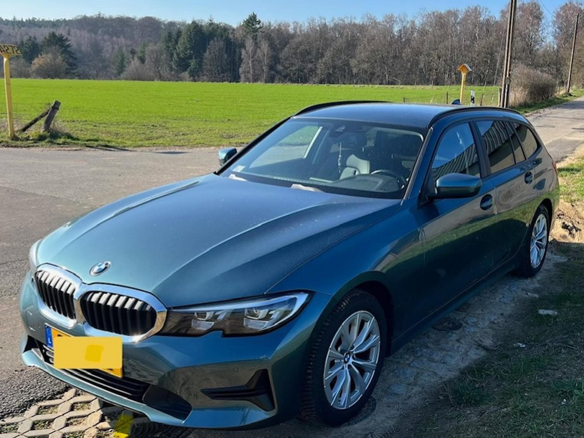 BMW 318 (2019) - Photo 2