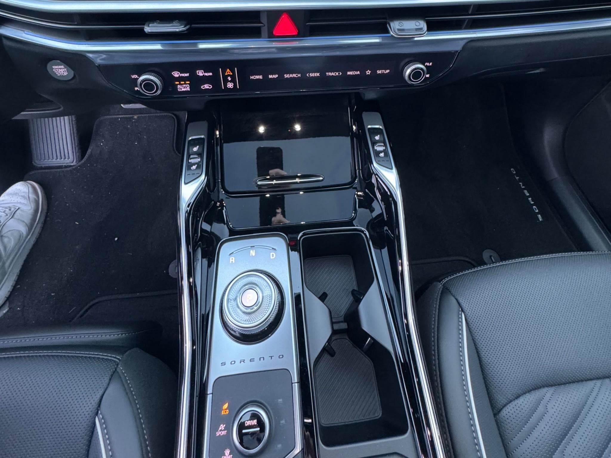 Kia Sorento 1.6 T-GDI Hybrid 4WD Platinum (2025) - Photo 10