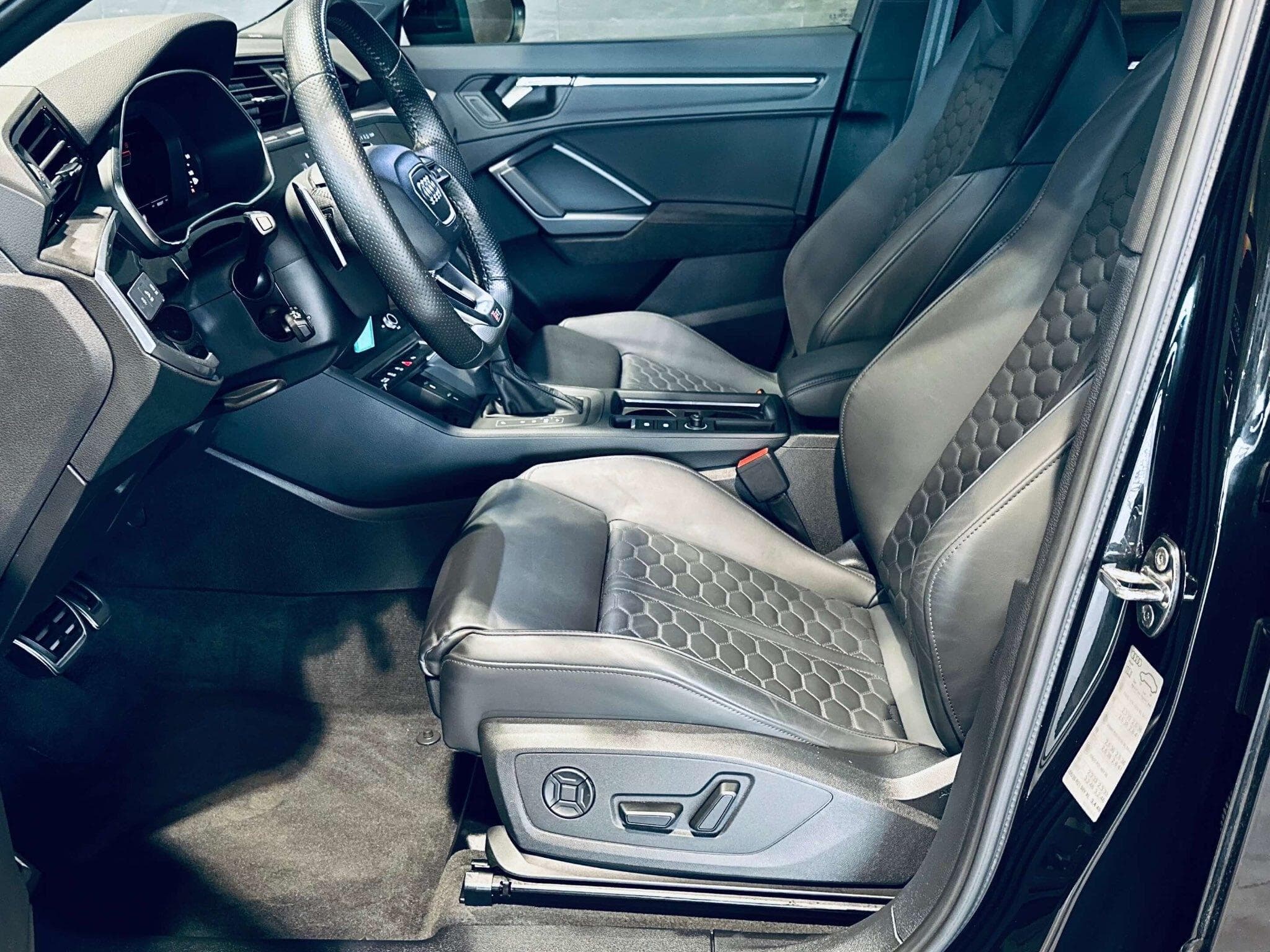 Audi RSQ3 RS Q3 SPORTBACK QUATTRO S-TRONIC (2022) - Photo 6