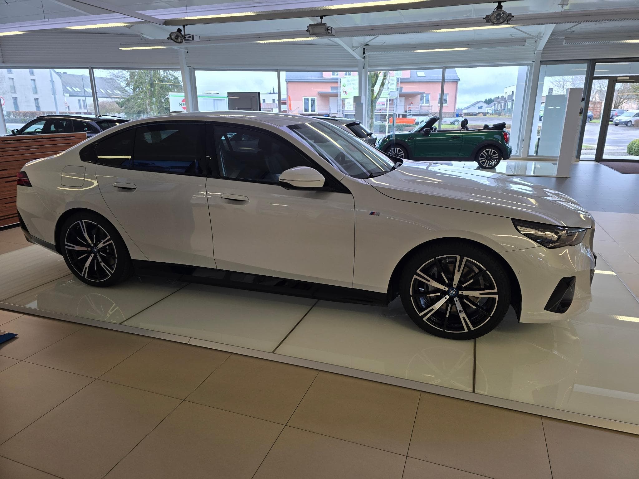 BMW i5 eDrive 40 (2026) - Photo 2