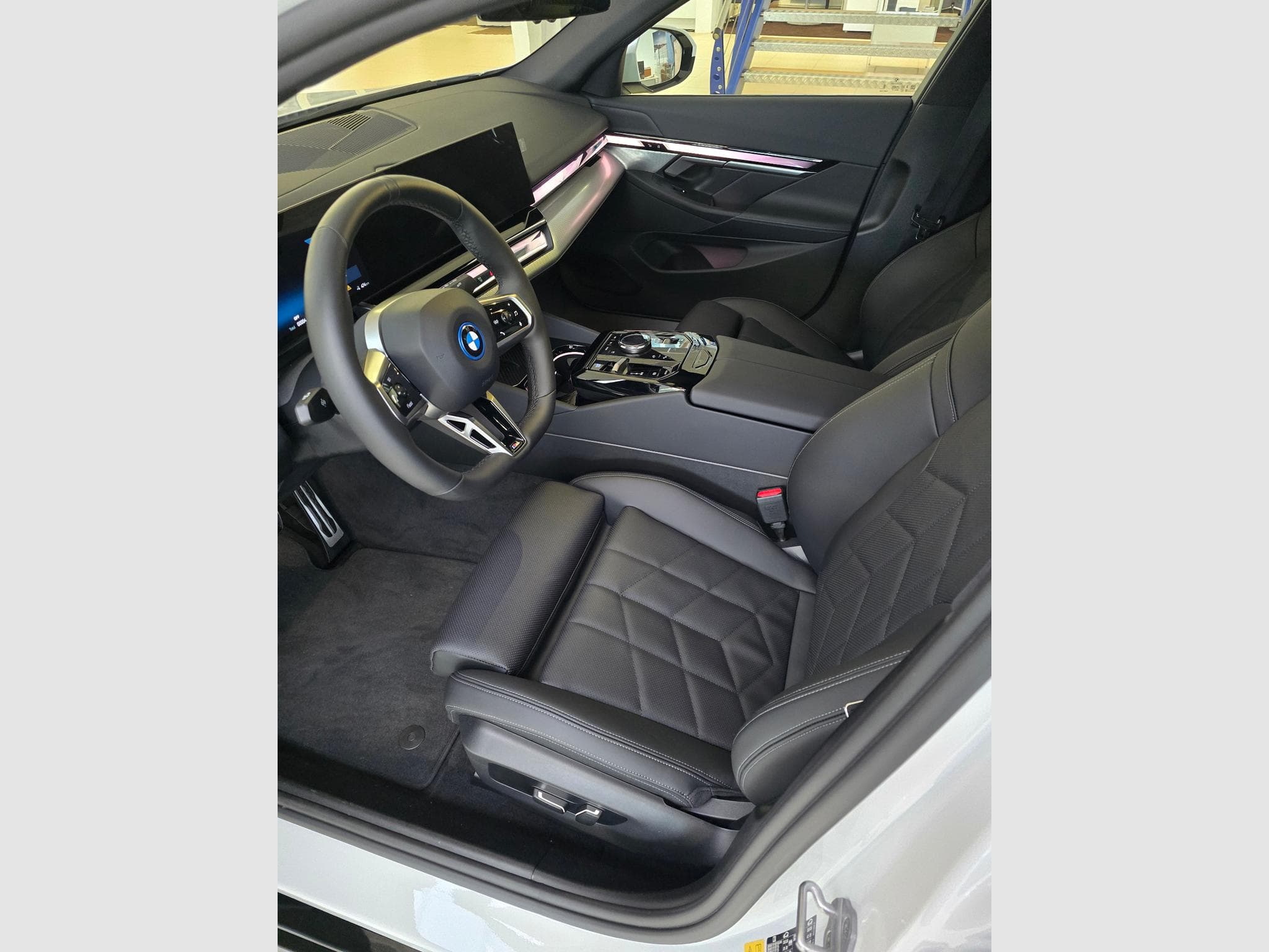 BMW i5 eDrive 40 (2026) - Photo 3