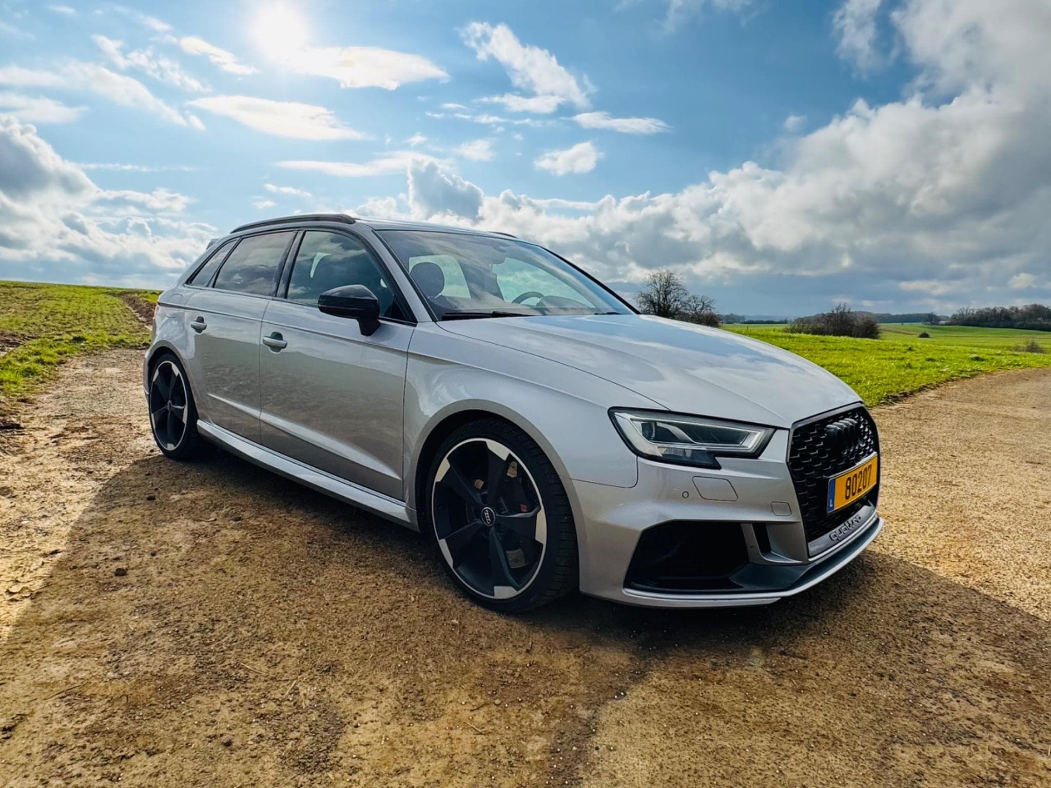 Audi RS3 Quattro / sportback (2019) - Photo 2