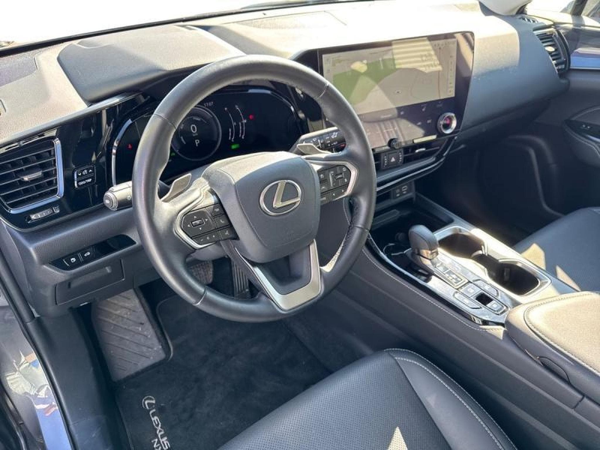 Lexus NX Business Line (2024) - Foto 7
