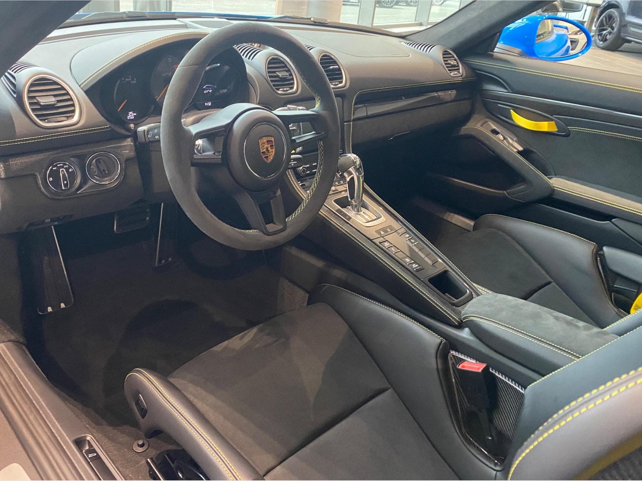 Porsche 718 GT4 (2021) - Photo 1