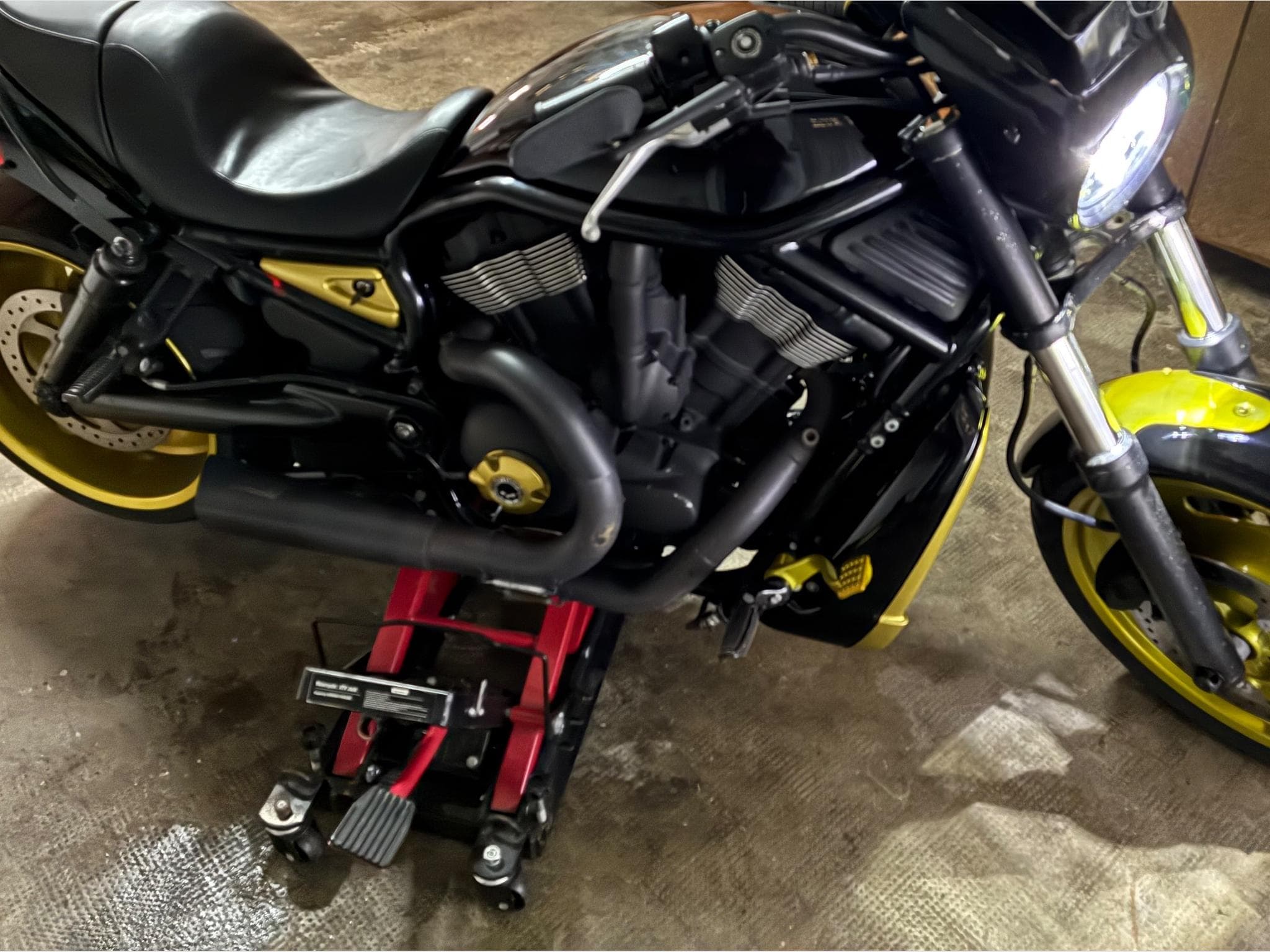 Harley-Davidson Night Rod (2006) - Photo 3