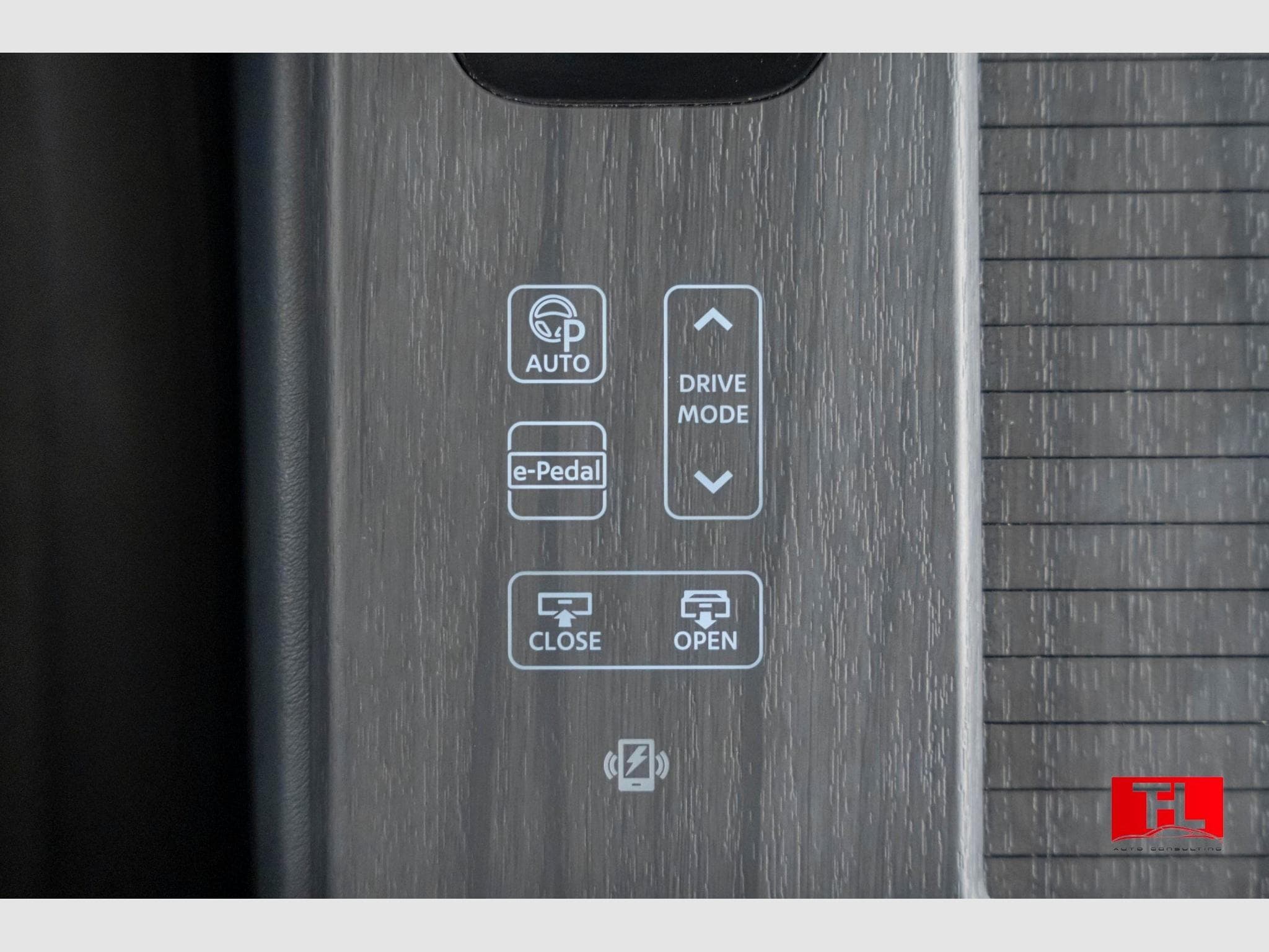 Nissan Ariya 87kWh EVOLVE A/T ACC/HUD/Bose New Conditio (2025) - Photo 14