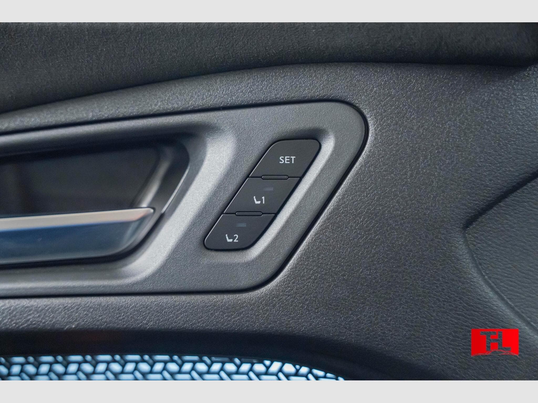 Nissan Ariya 87kWh EVOLVE A/T ACC/HUD/Bose New Conditio (2025) - Photo 10