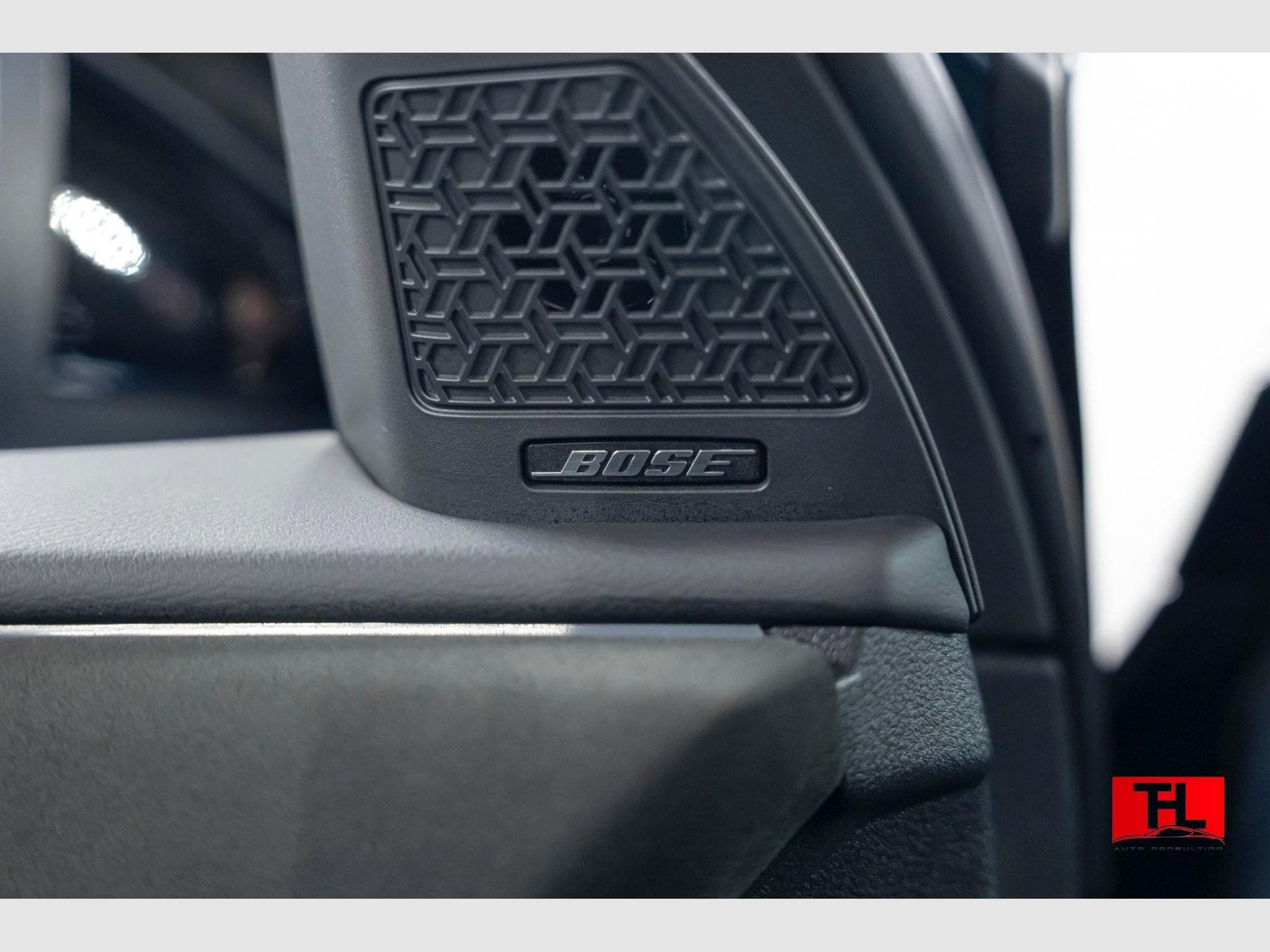 Nissan Ariya 87kWh EVOLVE A/T ACC/HUD/Bose New Conditio (2025) - Photo 9