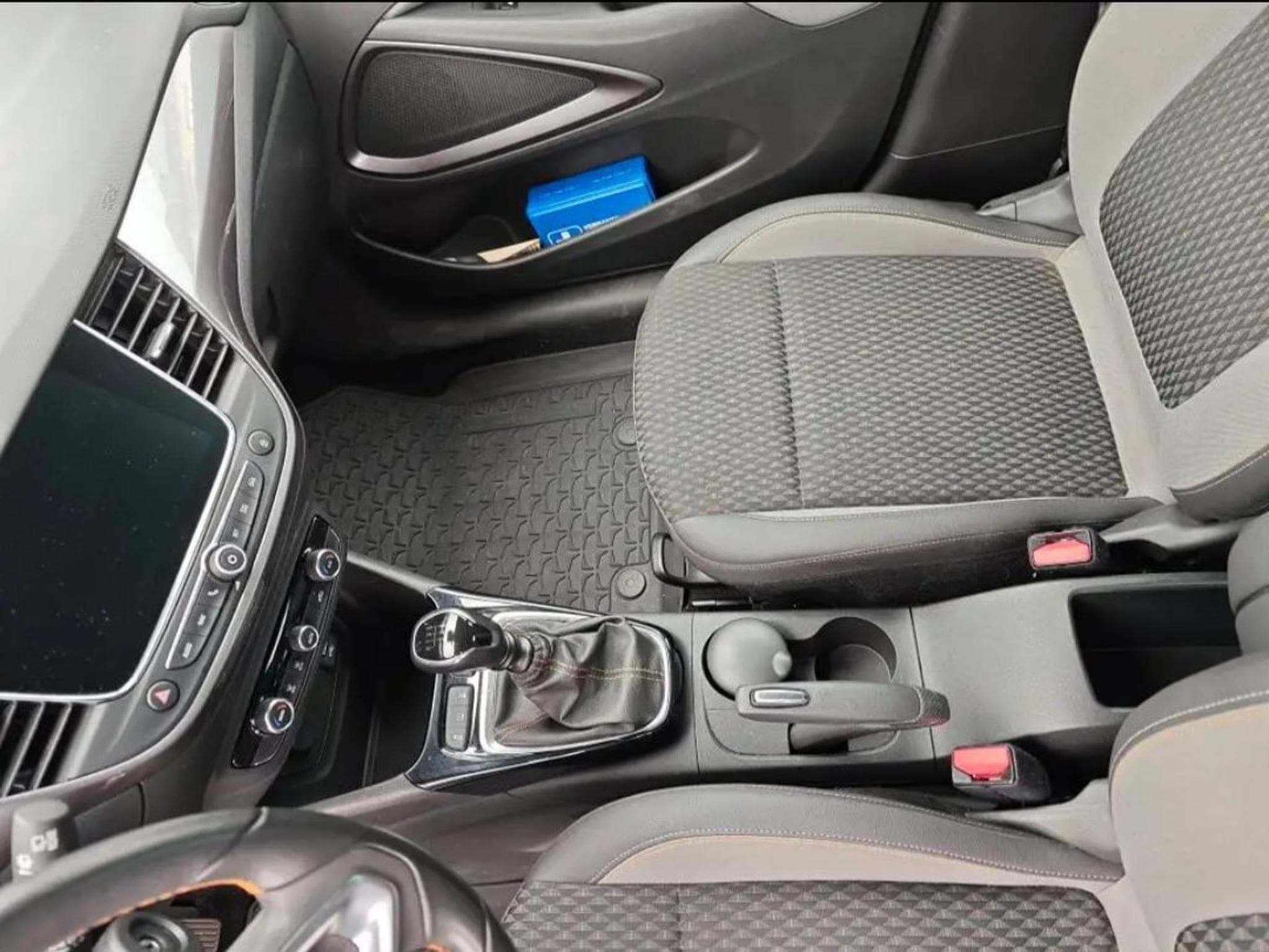 Opel Crossland X (2018) - Photo 2