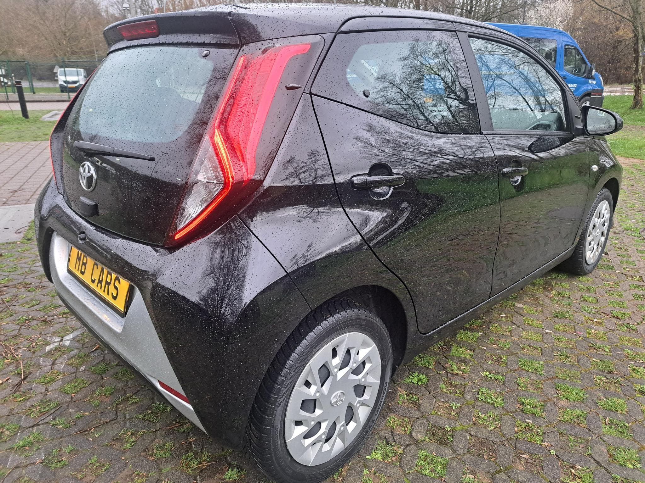 Toyota Aygo 1.0 VVT-i AUTOMATIQUE (2022) - Photo 3
