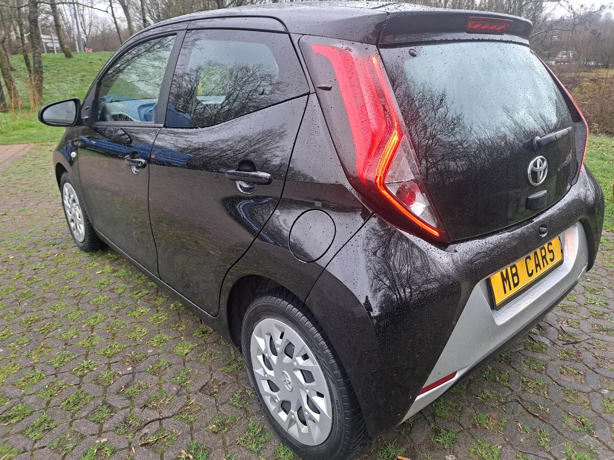 Toyota Aygo 1.0 VVT-i AUTOMATIQUE (2022) - Photo 4