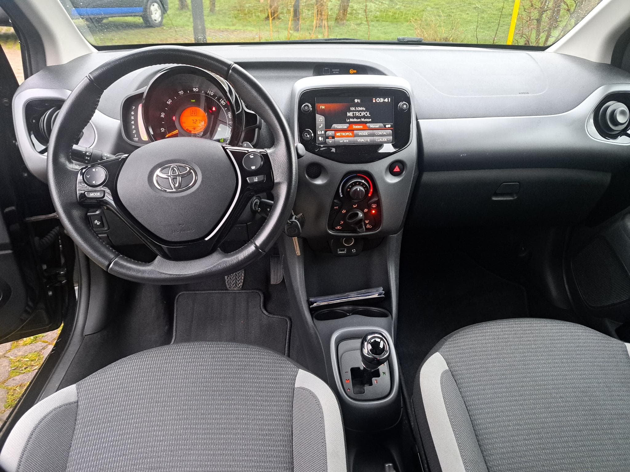 Toyota Aygo 1.0 VVT-i AUTOMATIQUE (2022) - Photo 8
