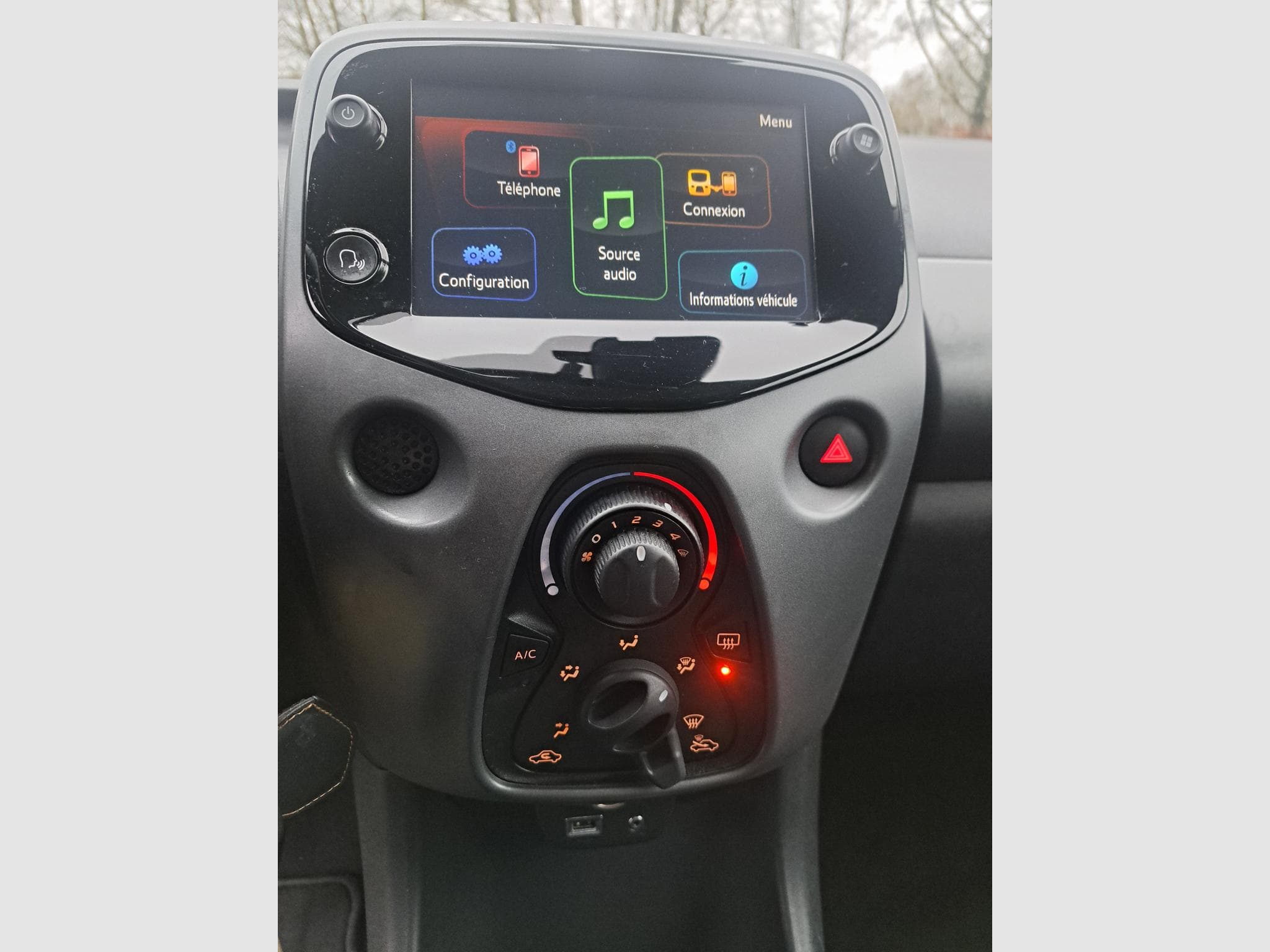Toyota Aygo 1.0 VVT-i AUTOMATIQUE (2022) - Photo 12