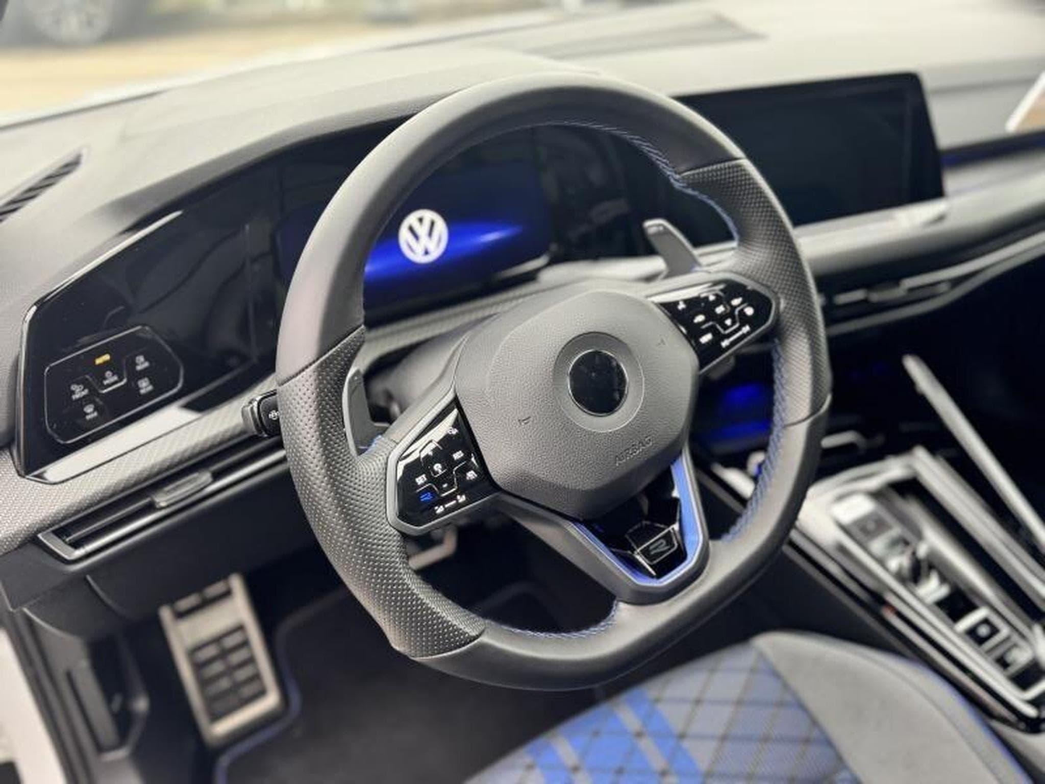 VW Golf 8 R 4MOTION 2.0L 320CV (2022) - Photo 4