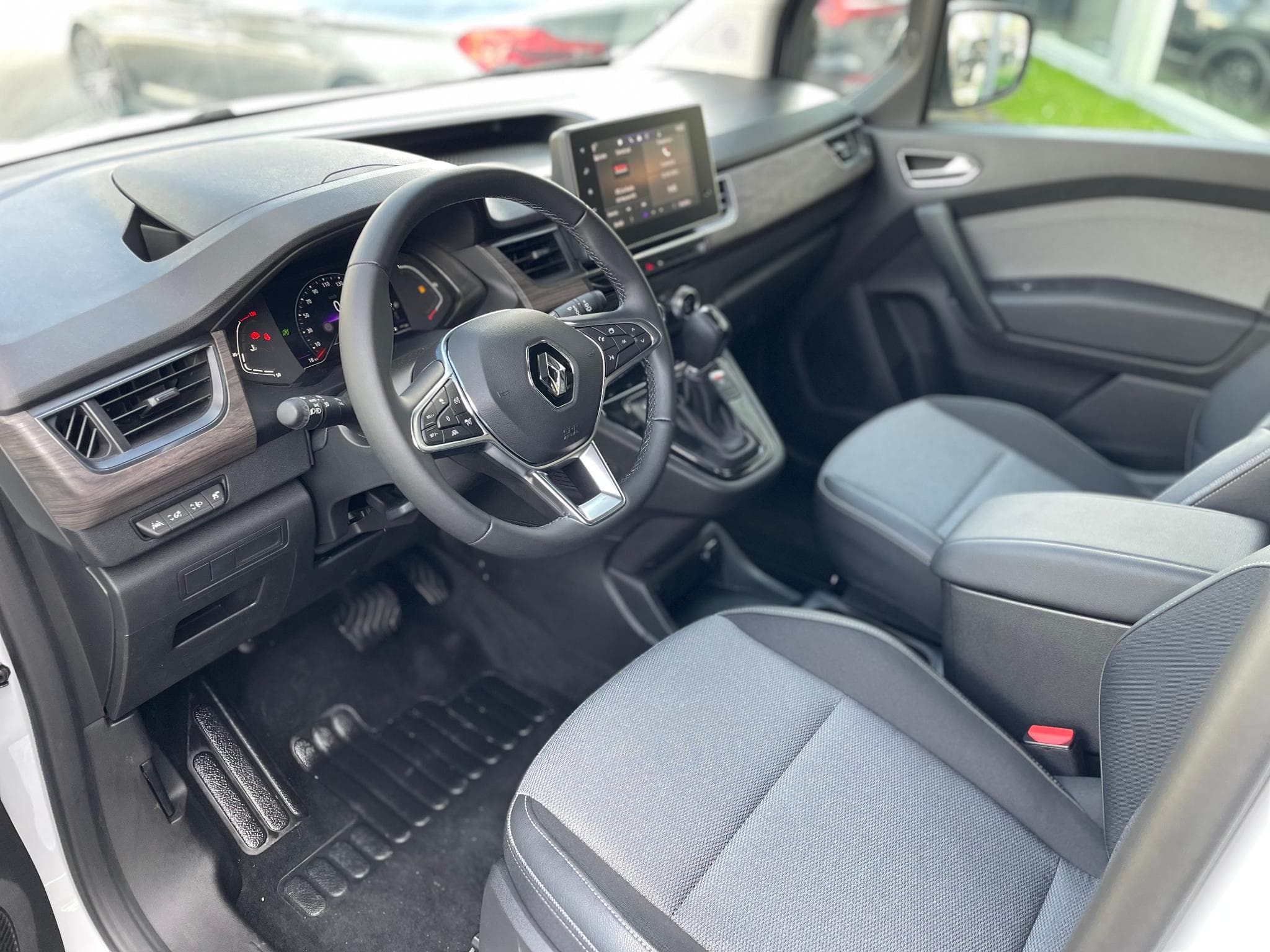 Renault Kangoo 1.3 TCE 131 Auto Neuf (2025) - Foto 6