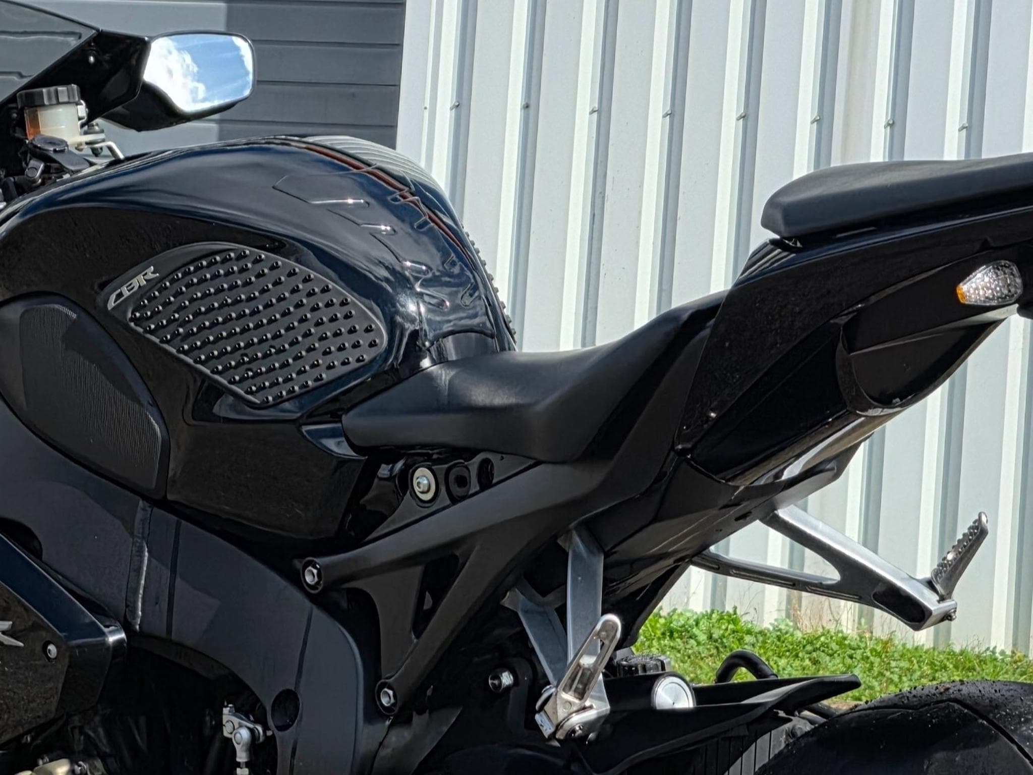 Honda CBR CBR RR FIREBLADE 1000 (2008) - Photo 4