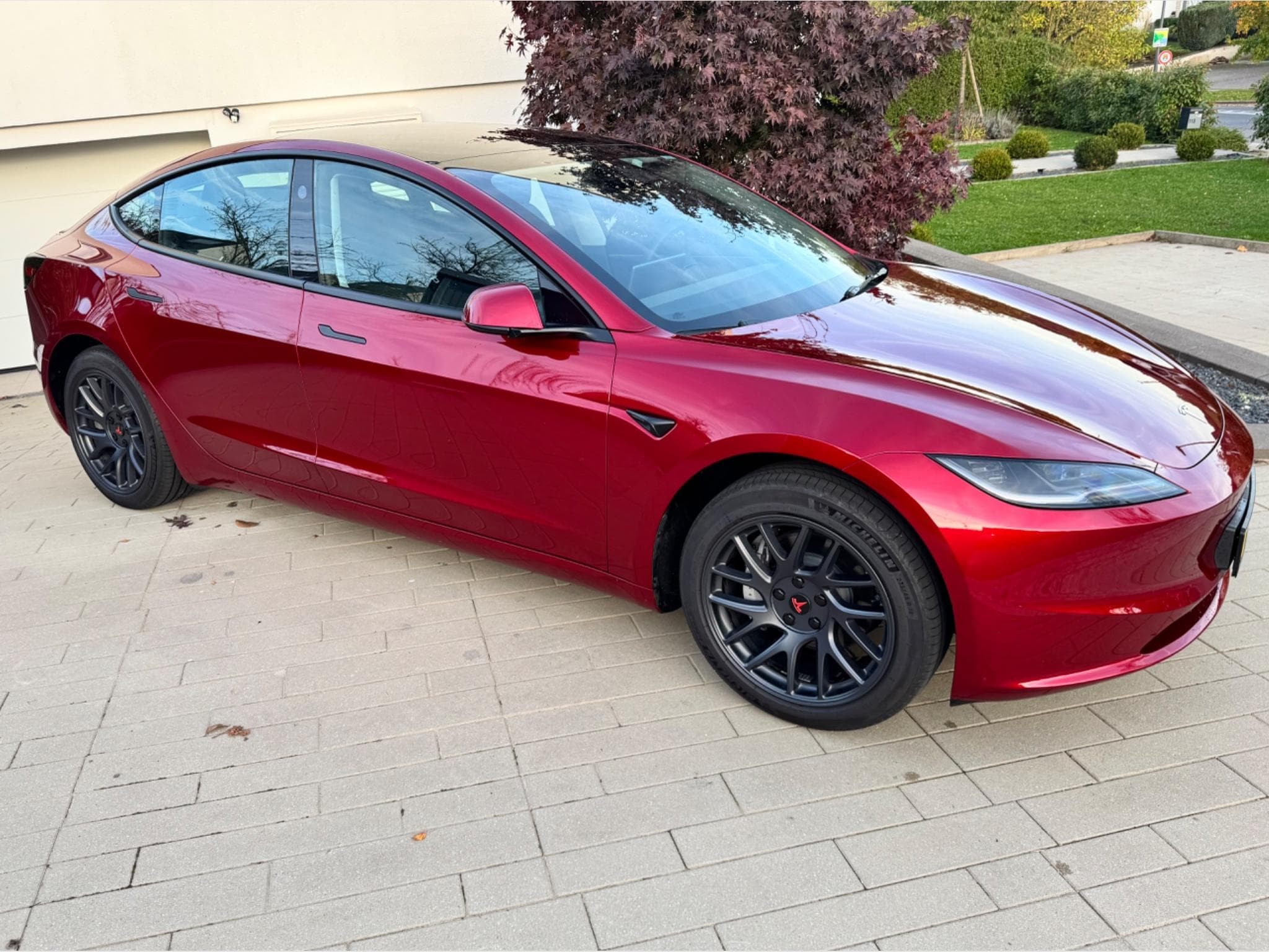 Tesla Model 3 Highland long range (2024) - Photo 1