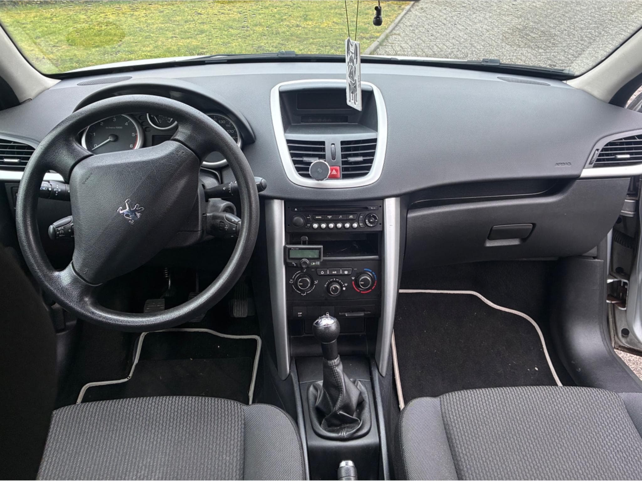 Peugeot 207 1.6 HDI 98g (2012) - Foto 3