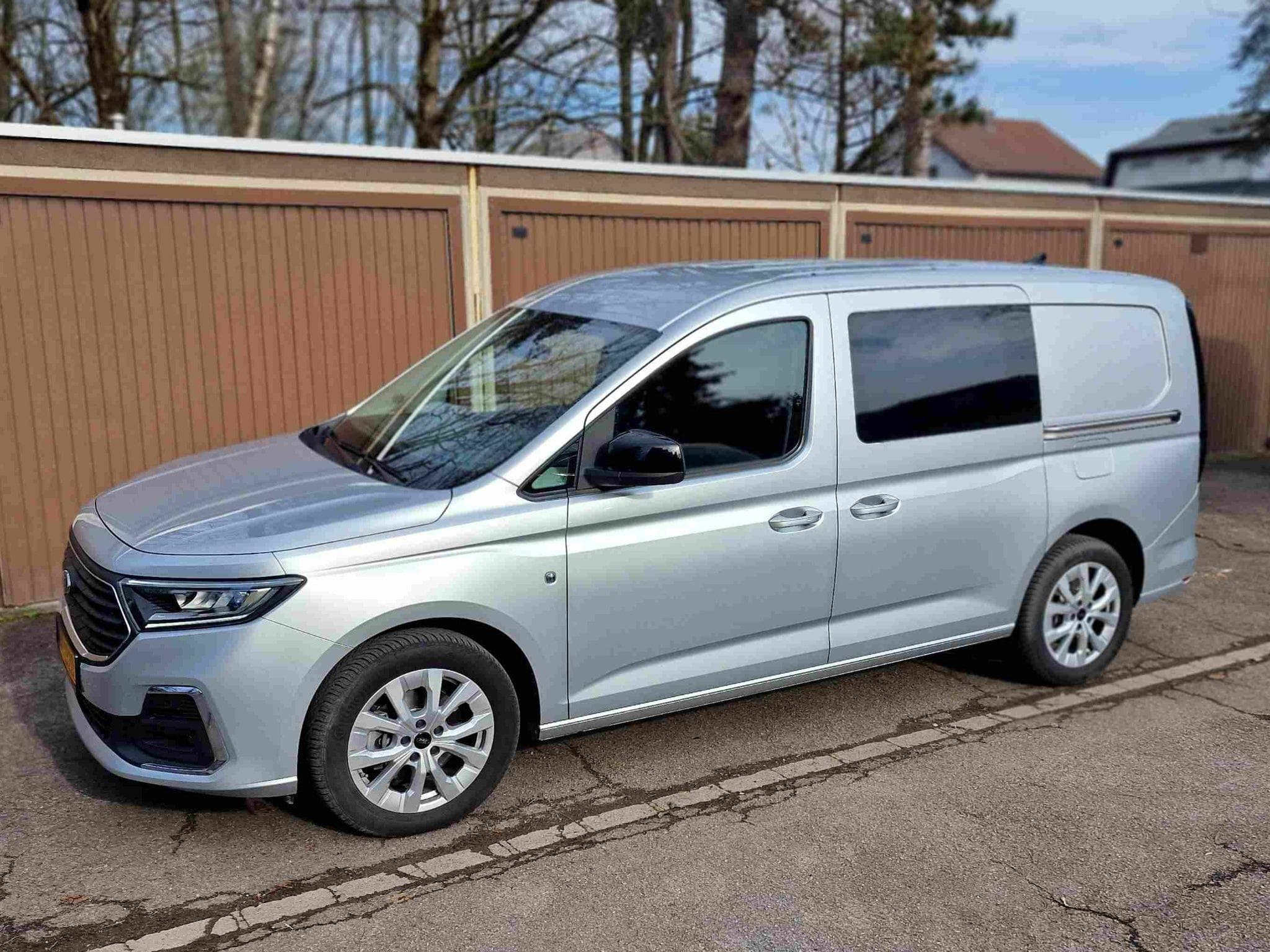 Ford Transit Connect Grand Connect Limited (2024) - Foto 1