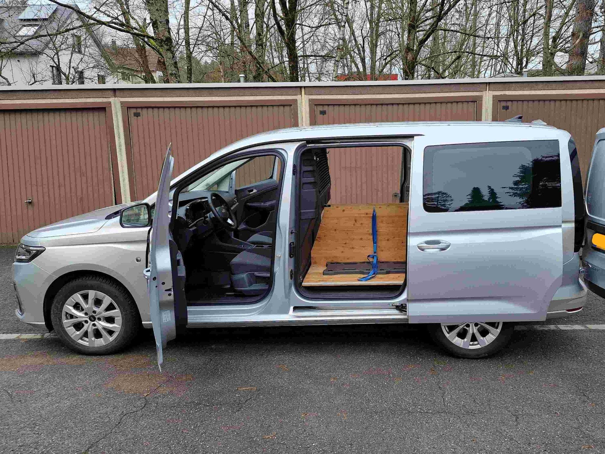 Ford Transit Connect Grand Connect Limited (2024) - Foto 3