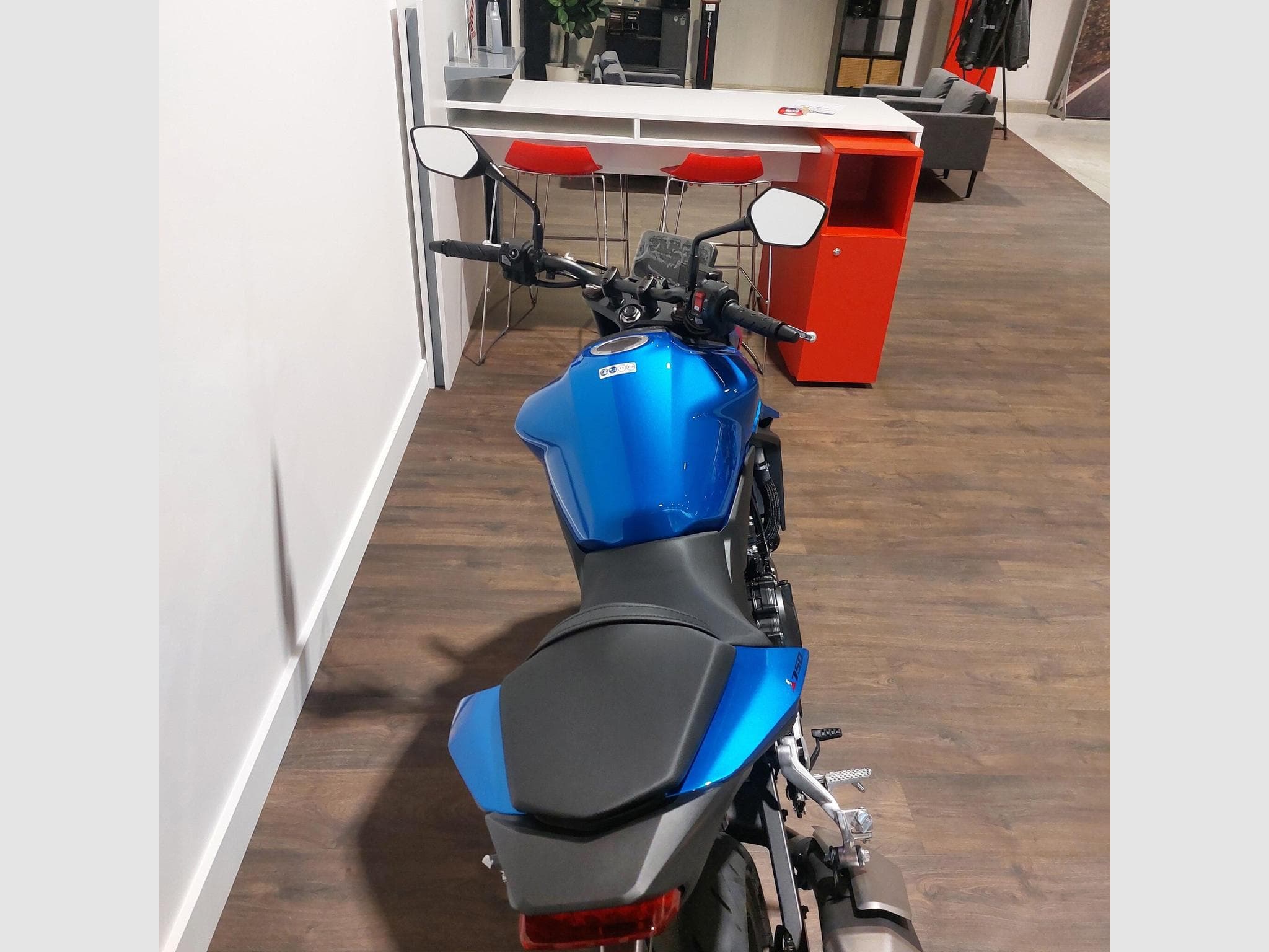 Honda Hornet CB750 (2027) - Foto 4