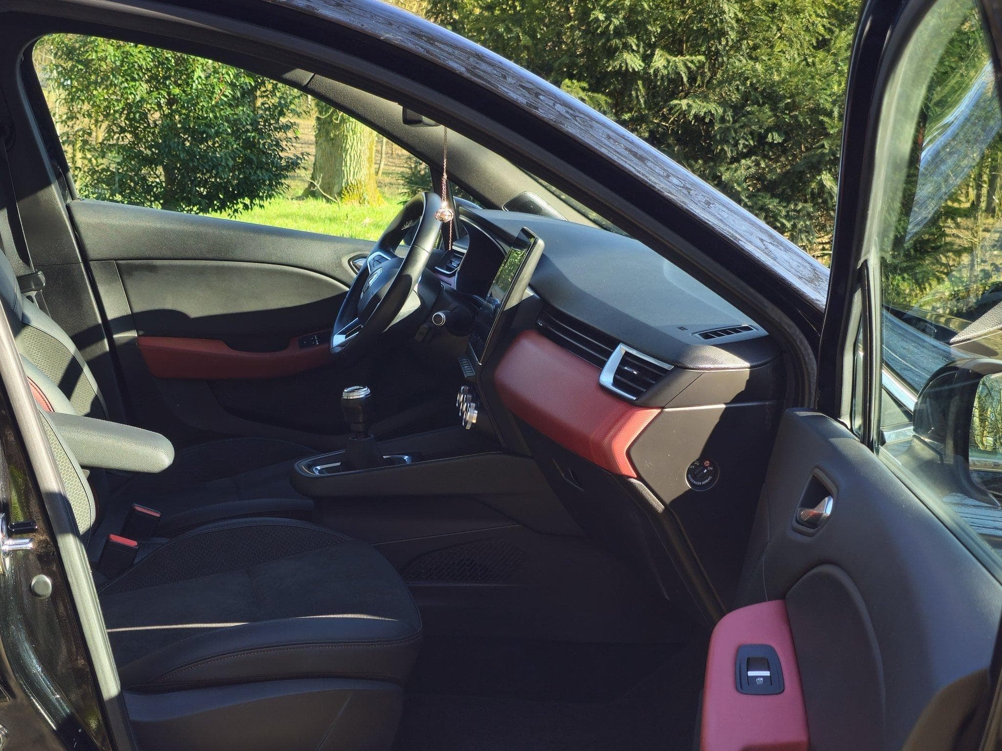 Renault Clio 5 INTENSE Noire BLUE DCI 115 CV (2020) - Photo 2