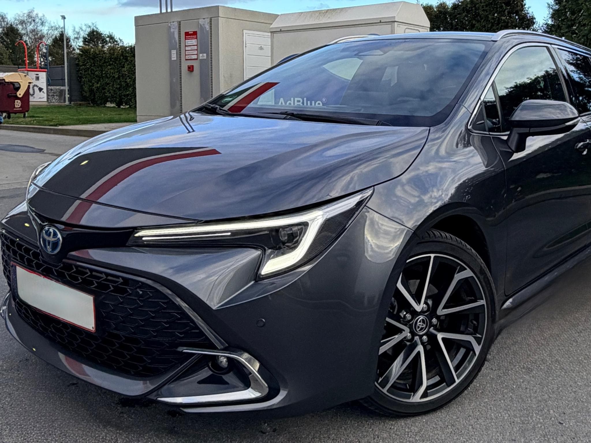 Toyota Corolla TS Hybrid 1.8 Premium e-CVT GPF (2024) - Foto 2