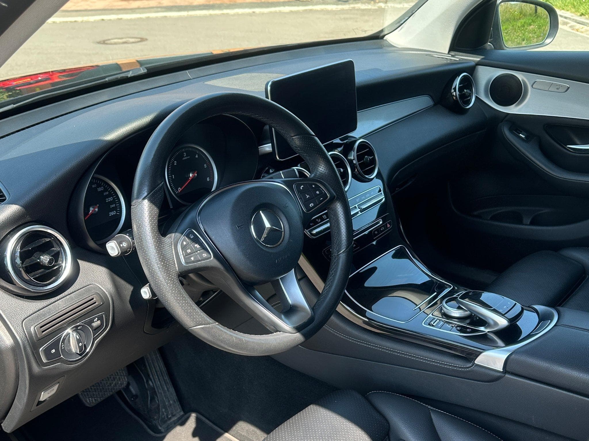 Mercedes GLC 220 (2017) - Photo 5