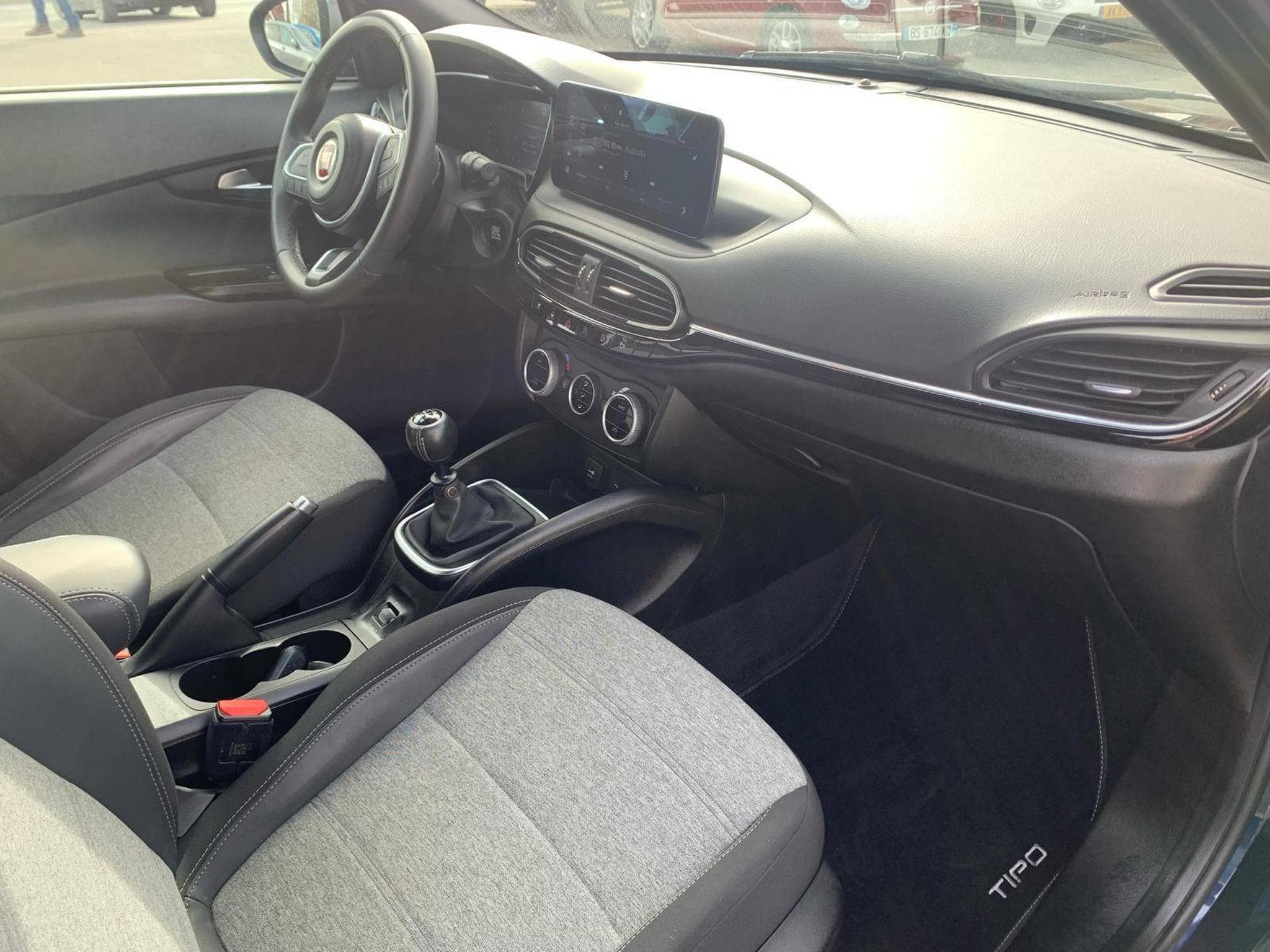 Fiat Tipo CROSS 1.6 MULTIJET 130 CV (2021) - Photo 8
