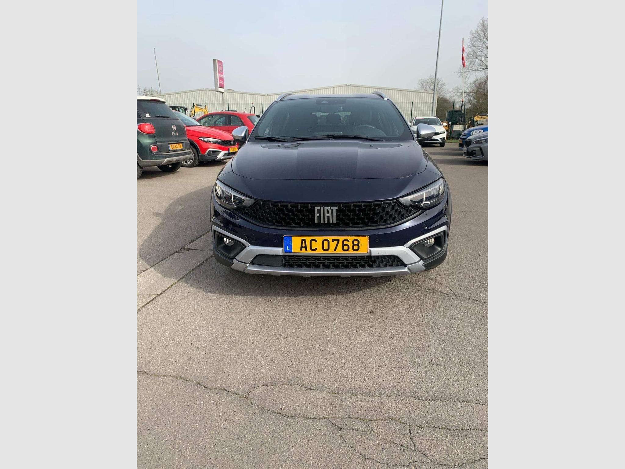 Fiat Tipo CROSS 1.6 MULTIJET 130 CV (2021) - Photo 2