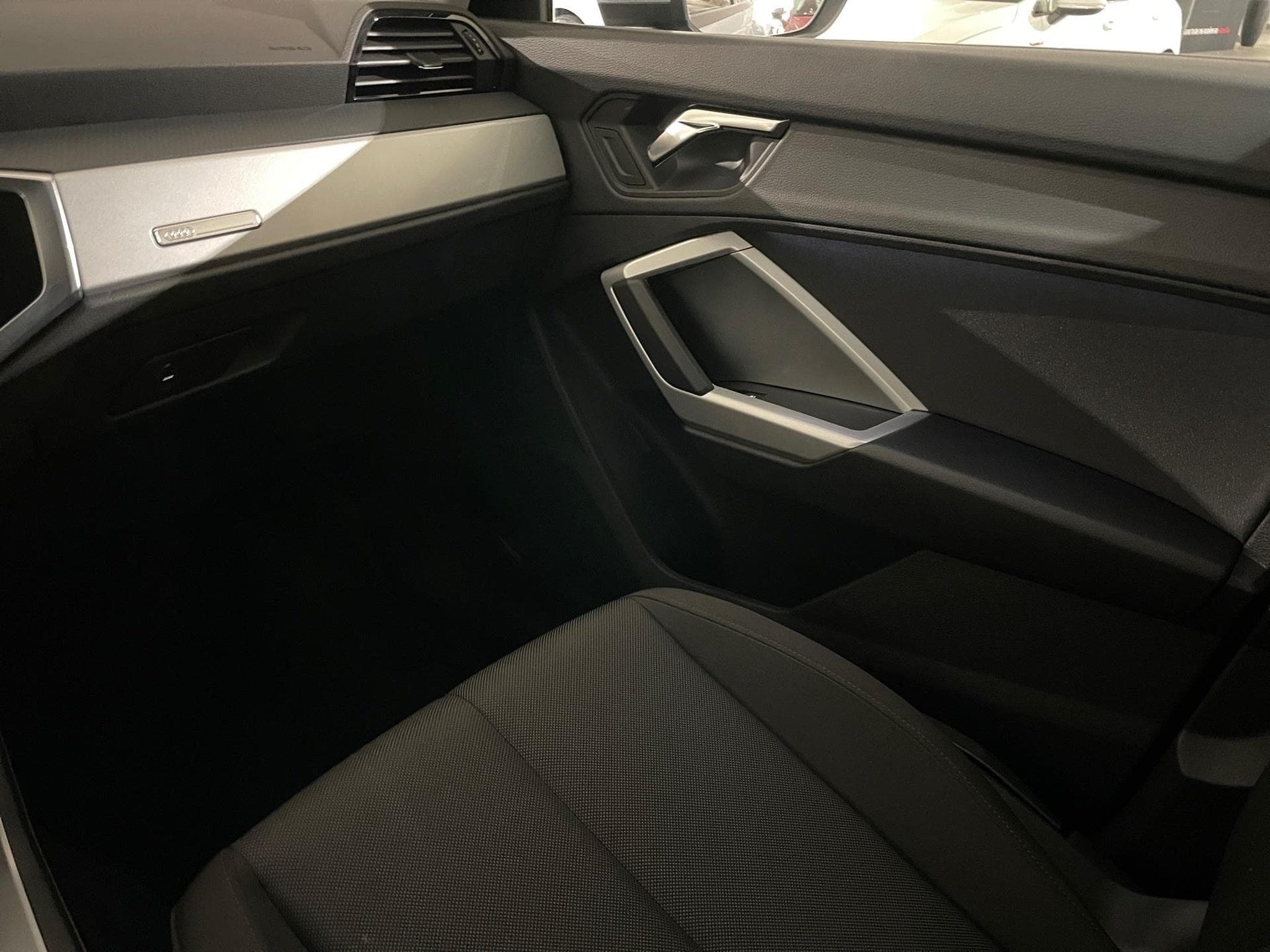 Audi Q3 2.0 TDI ADVANCED (2022) - Foto 9