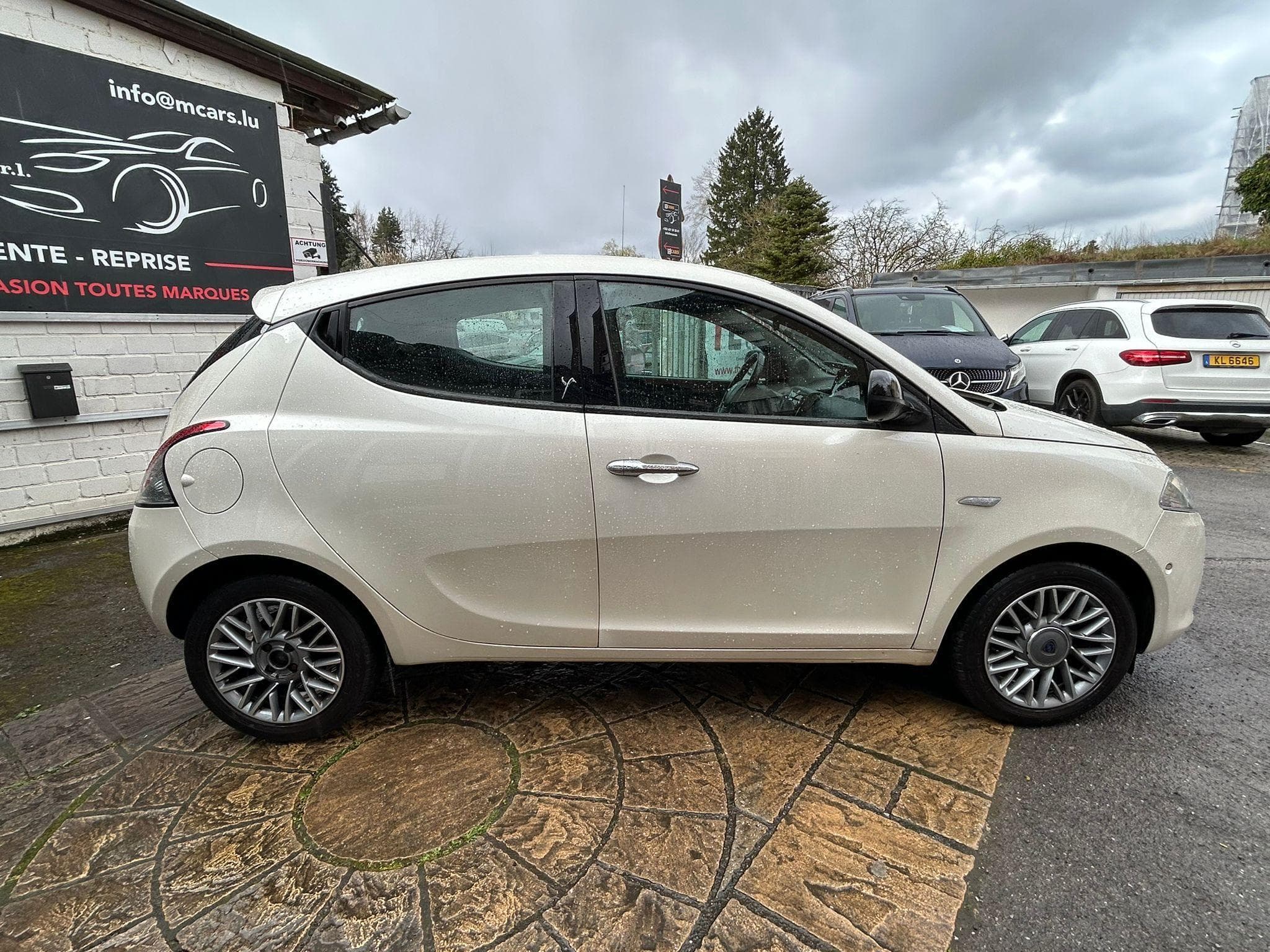 Lancia Ypsilon 1.3 JTD 95CV 5 PORTES 1 MAIN 74.000KM (2011) - Photo 8