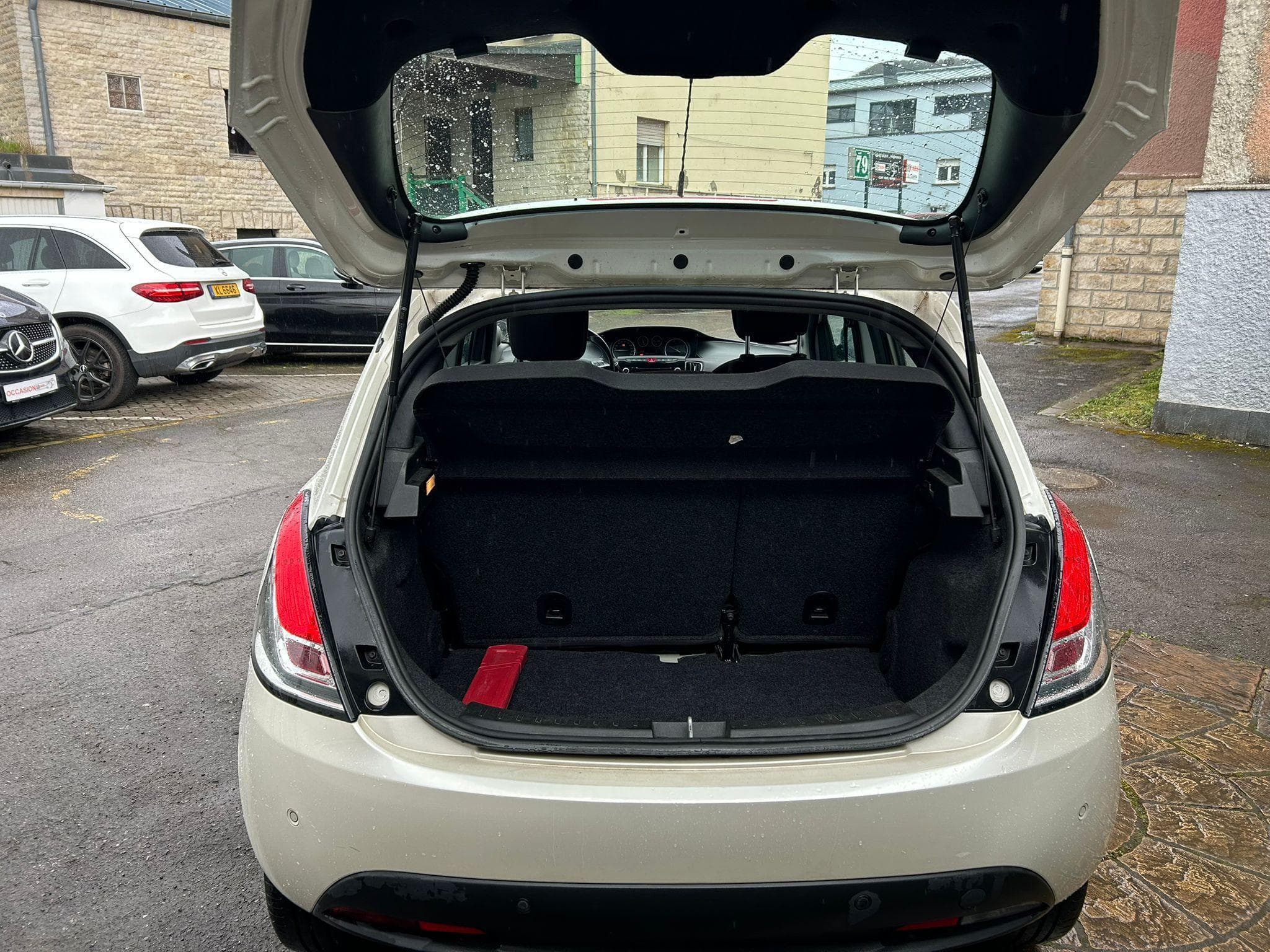 Lancia Ypsilon 1.3 JTD 95CV 5 PORTES 1 MAIN 74.000KM (2011) - Photo 6