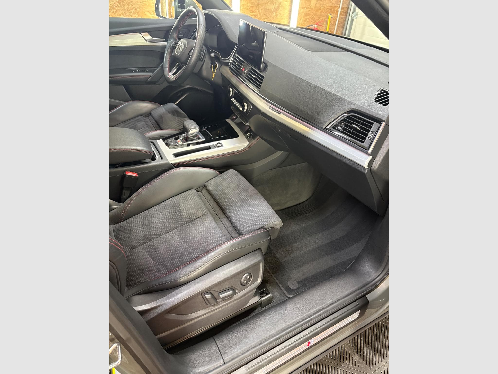 Audi SQ5 TDI quattro (2023) - Photo 10