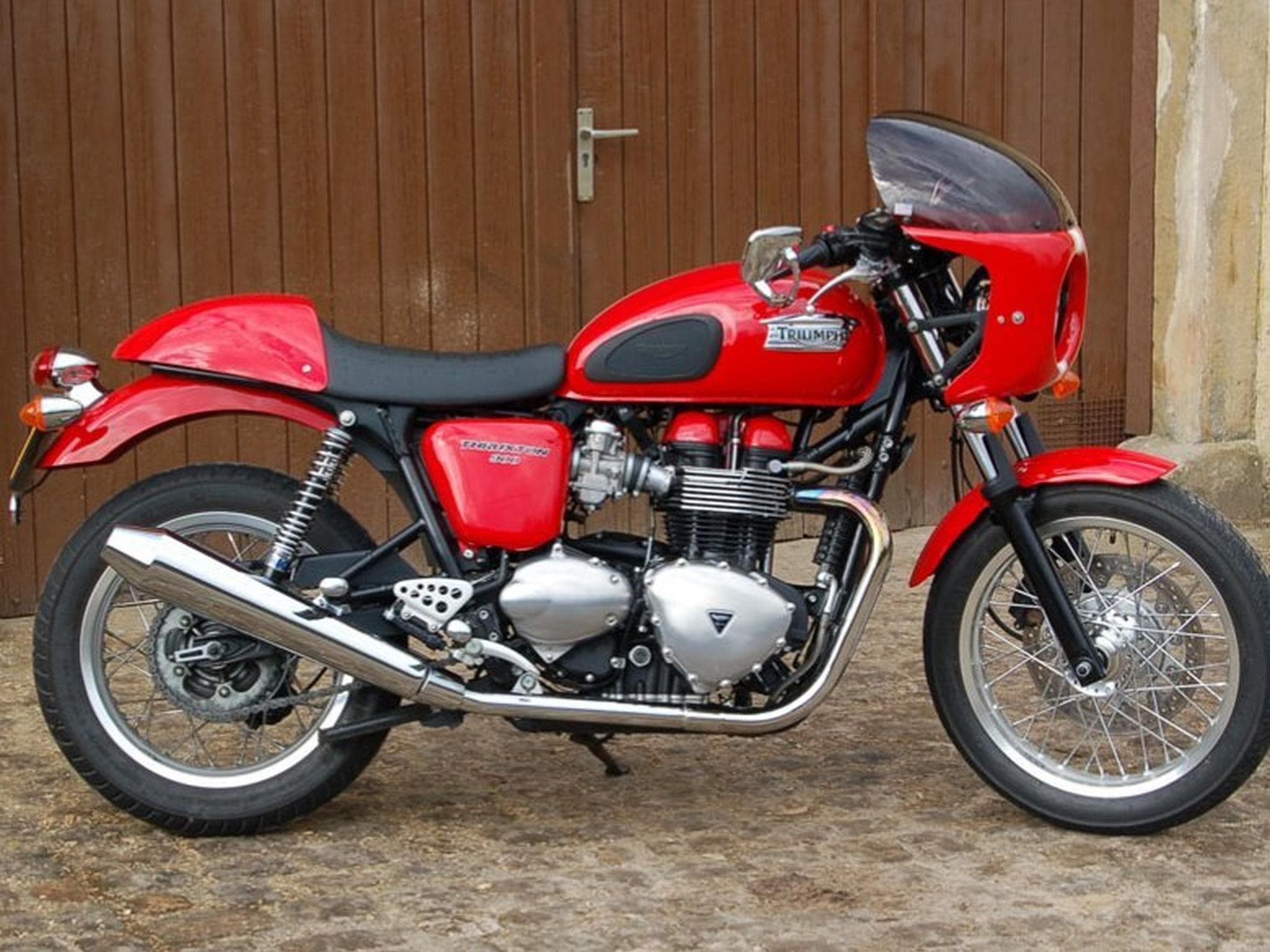 Triumph Thruxton Café racer néo‑rétro de 2008 (2008) - Photo 1