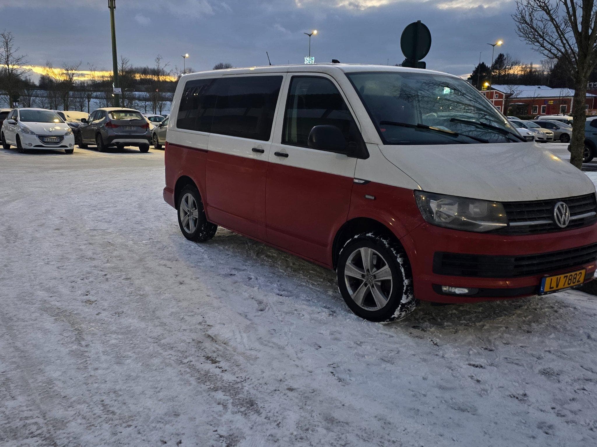 VW Caravelle (2018) - Photo 6