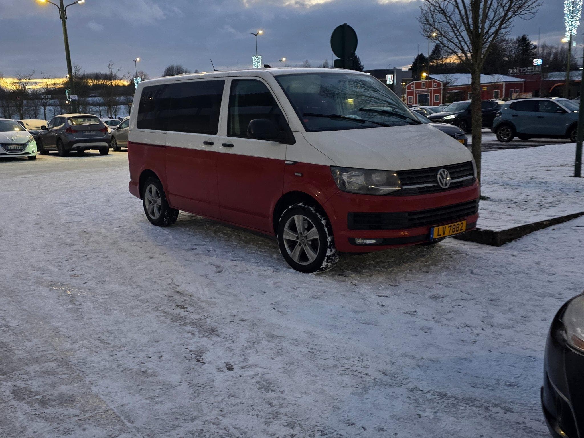 VW Caravelle (2018) - Photo 7