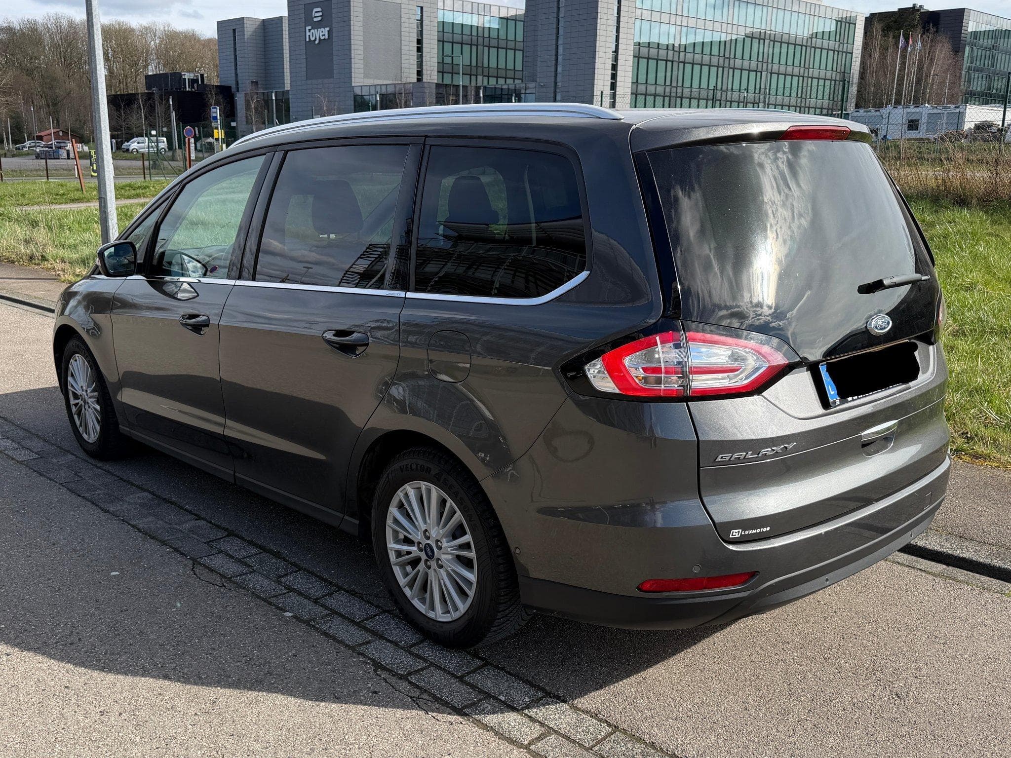 Ford Galaxy Titanium (2018) - Photo 2