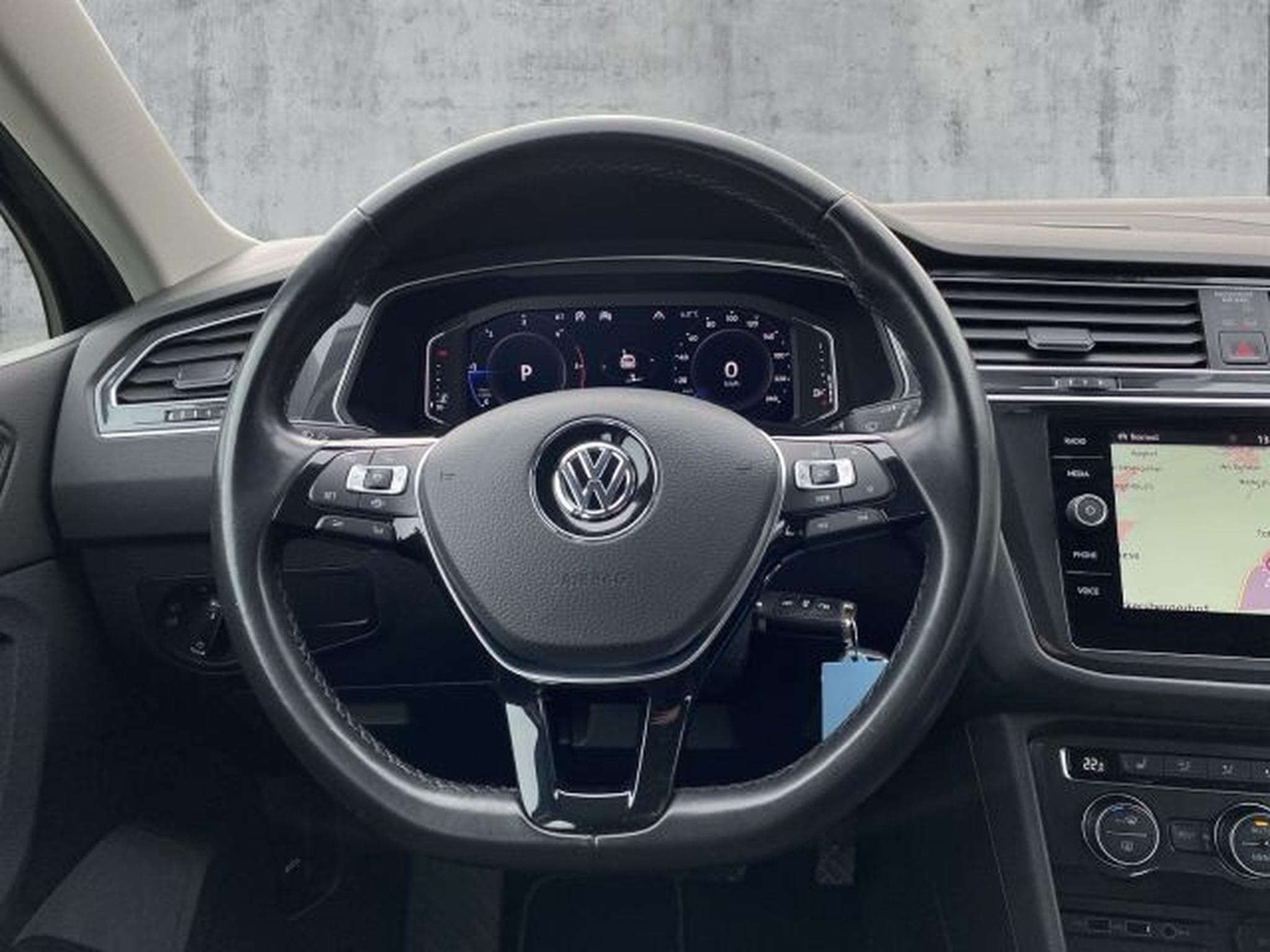 VW Tiguan Tiguan 2.0 TDI DSG Highl. R-Line 4M NAVI AHK 360 (2020) - Photo 15