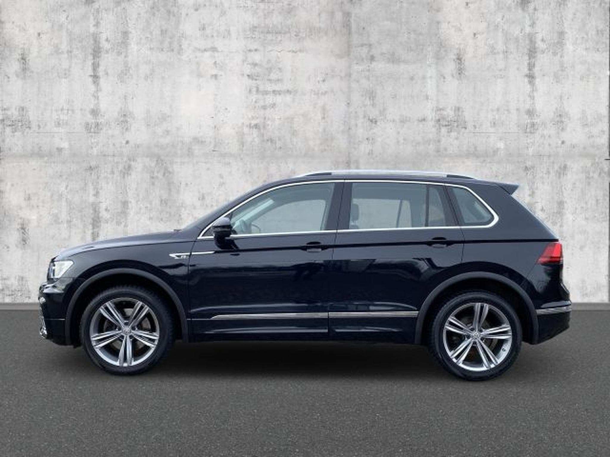 VW Tiguan Tiguan 2.0 TDI DSG Highl. R-Line 4M NAVI AHK 360 (2020) - Photo 2