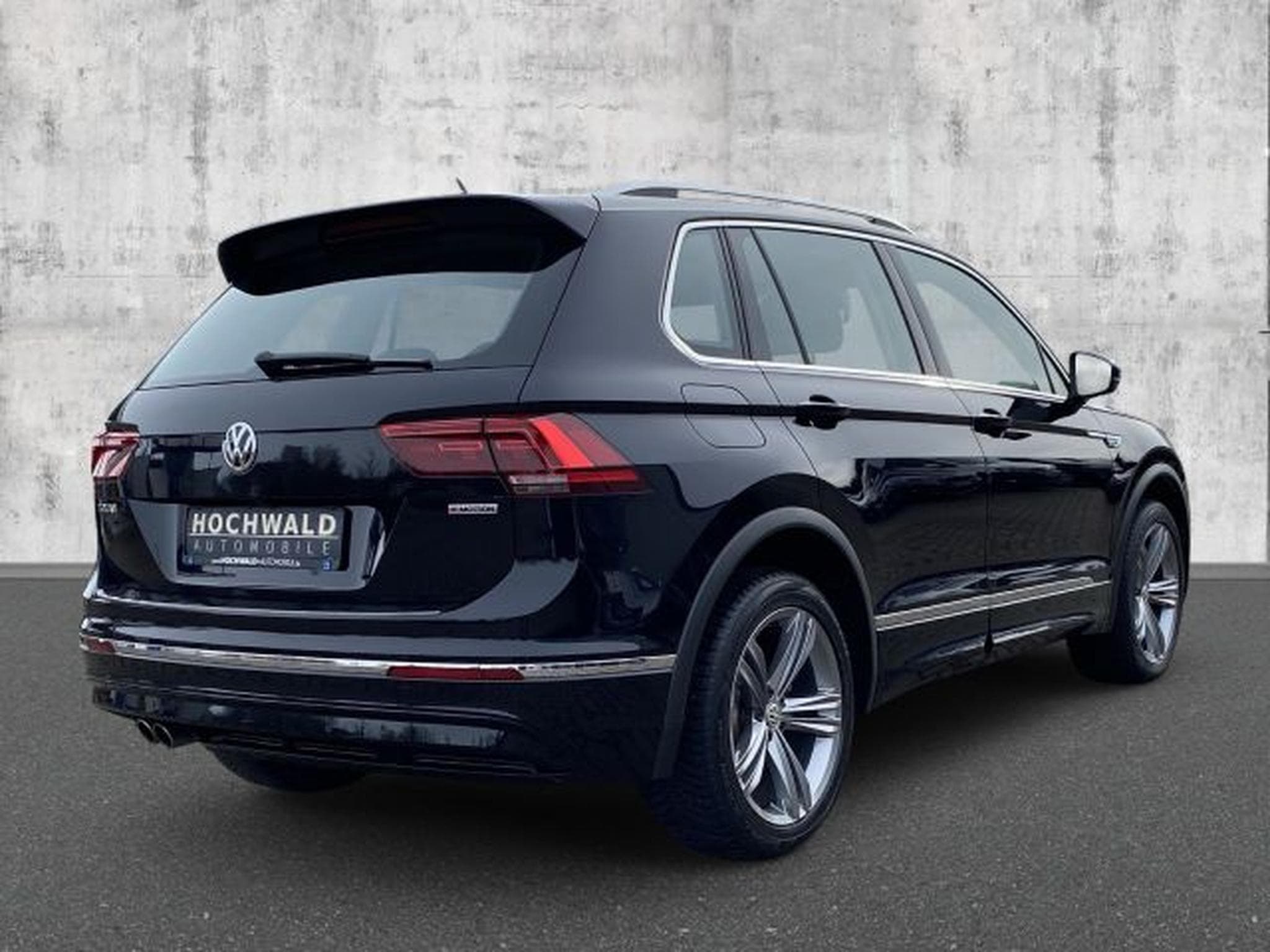 VW Tiguan Tiguan 2.0 TDI DSG Highl. R-Line 4M NAVI AHK 360 (2020) - Photo 5