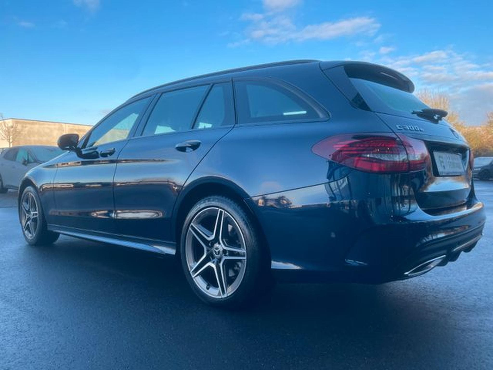 Mercedes C 300 C 300 e T AMG AHK Key 360° ACC Alcantara Multi (2021) - Foto 13