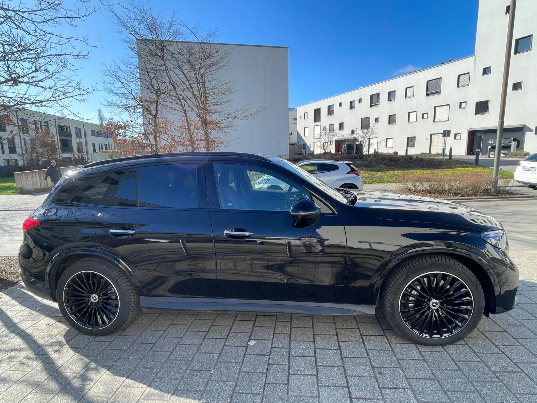 Mercedes 220 Mercedes GLC 220 d 4MATIC AMG Line (2025) - Foto 3
