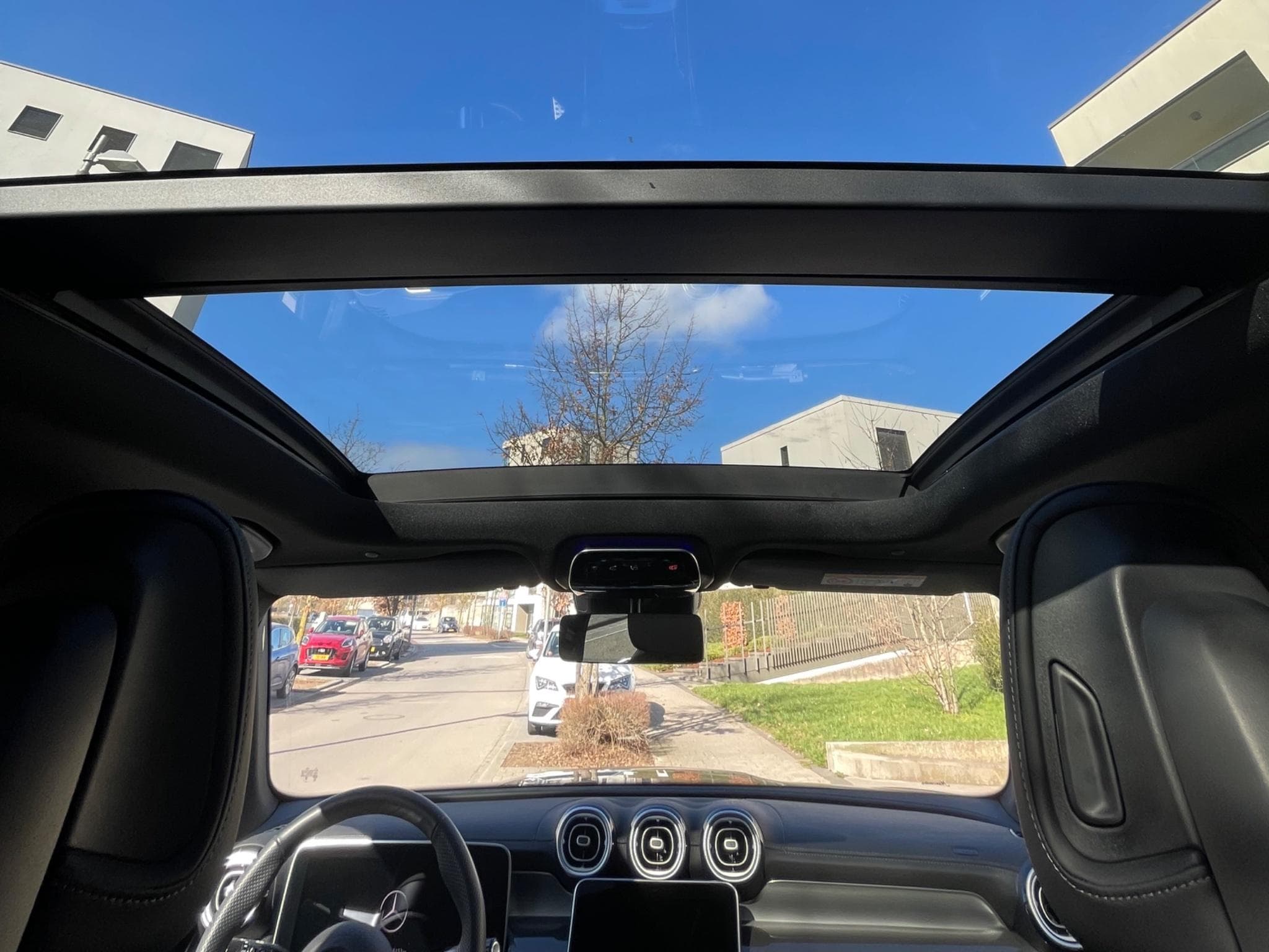 Mercedes 220 Mercedes GLC 220 d 4MATIC AMG Line (2025) - Foto 14