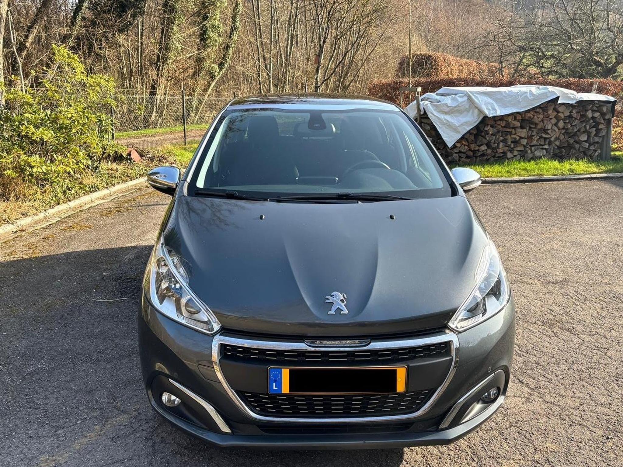 Peugeot 208 PureTech (2017) - Photo 2